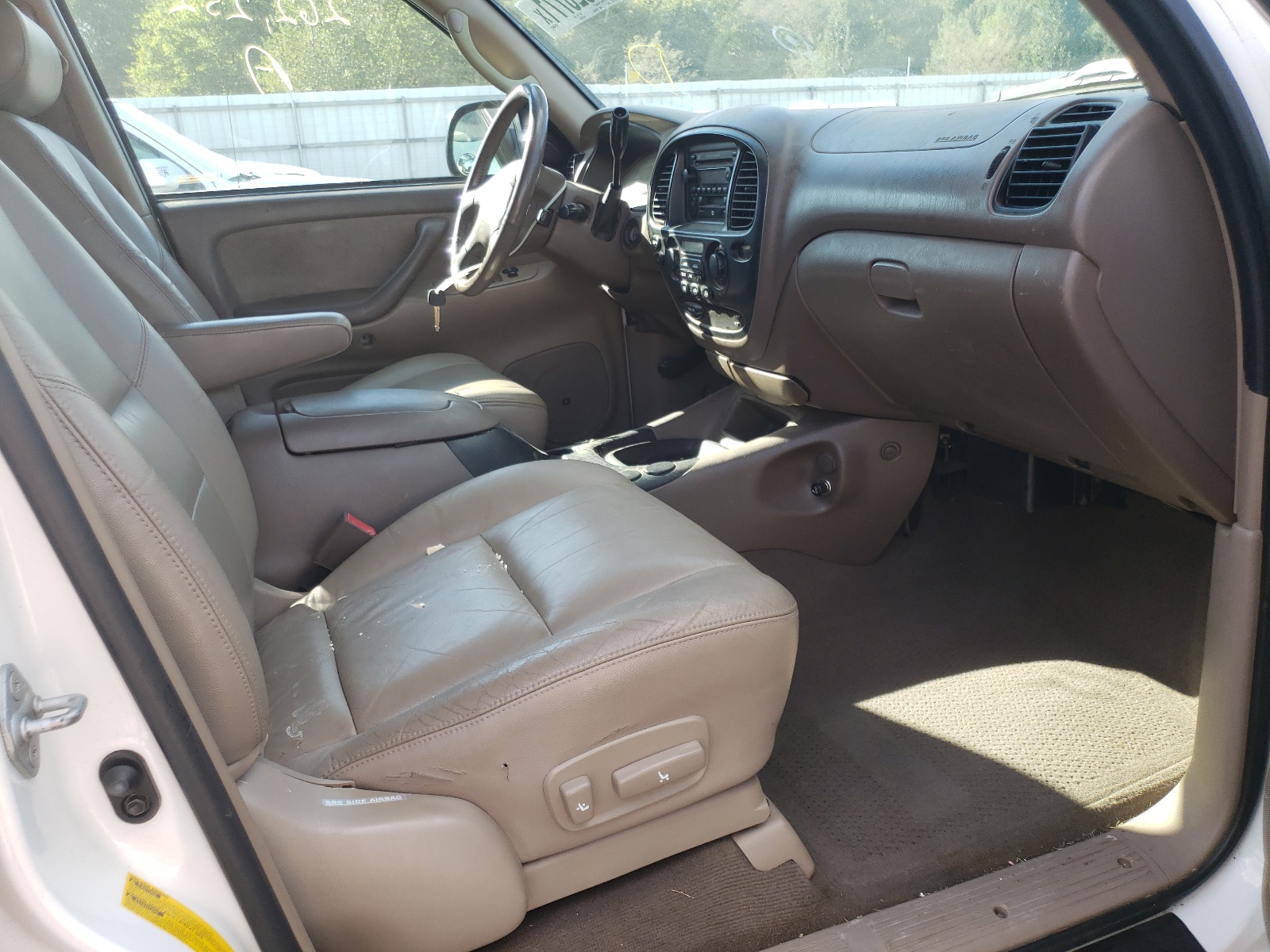Photo 5 from auction – 2001 TOYOTA SEQUOIA SR with VIN 5TDZT34AX1S027014
