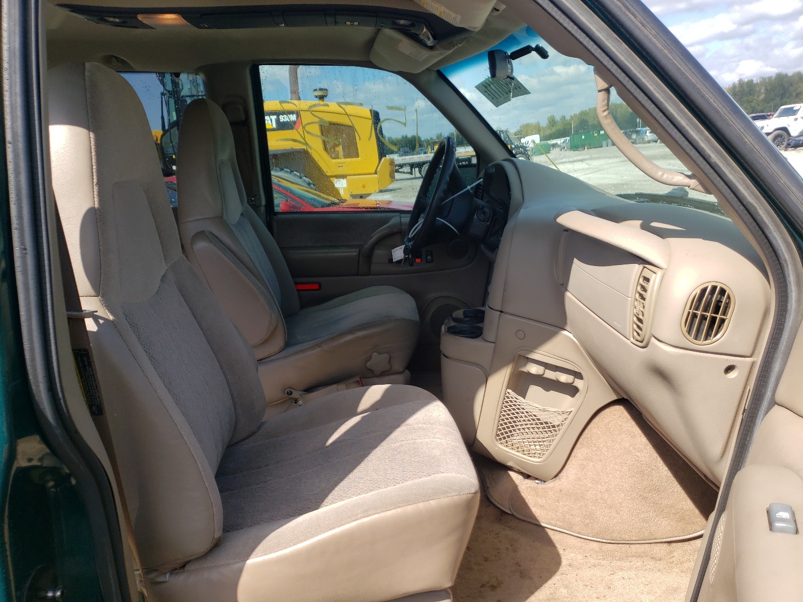 Photo 5 from auction – 2003 CHEVROLET ASTRO with VIN 1GNDM19X13B126086