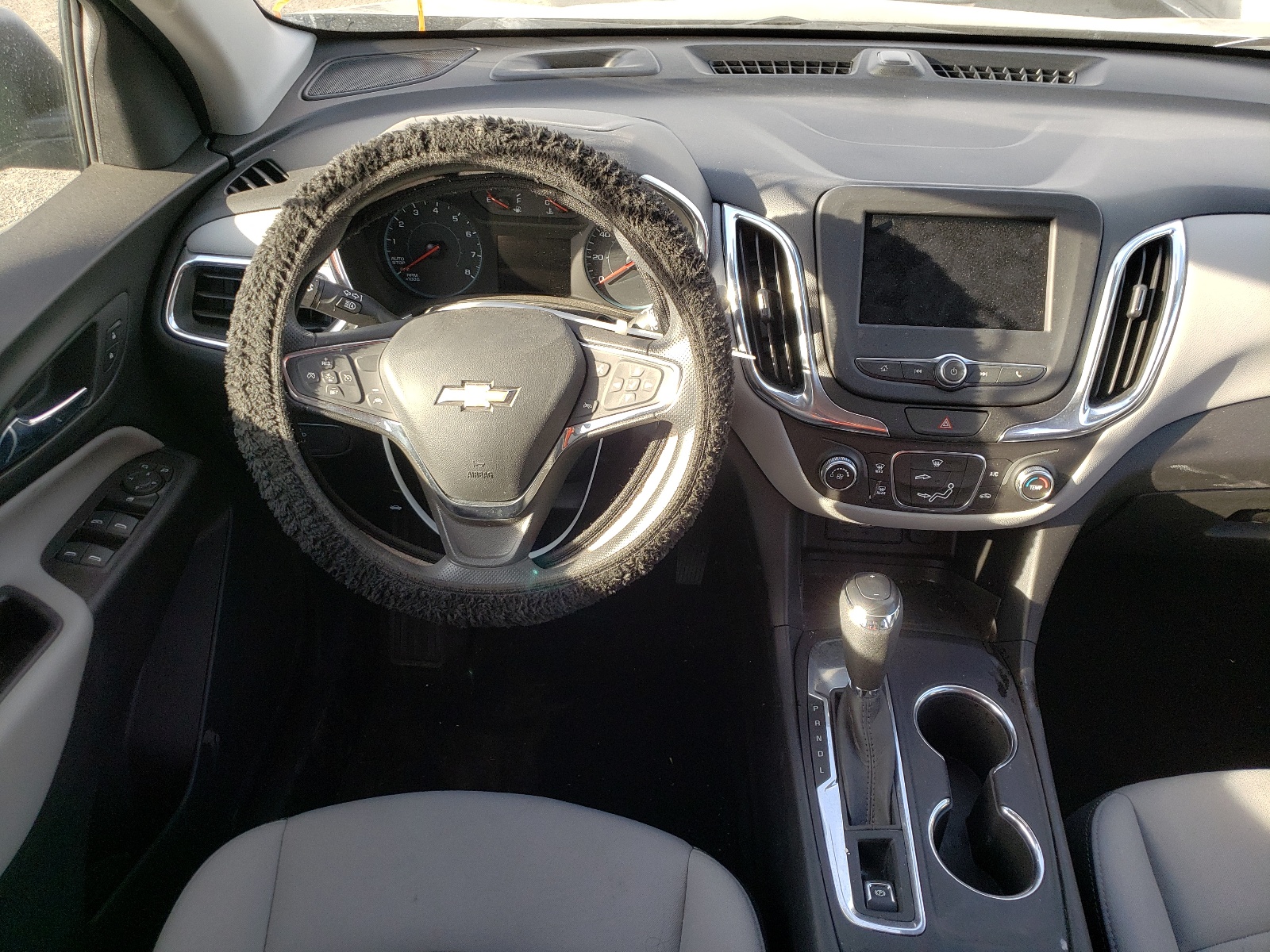Photo 9 from auction – 2020 CHEVROLET EQUINOX LS with VIN 2GNAXHEV4L6227181