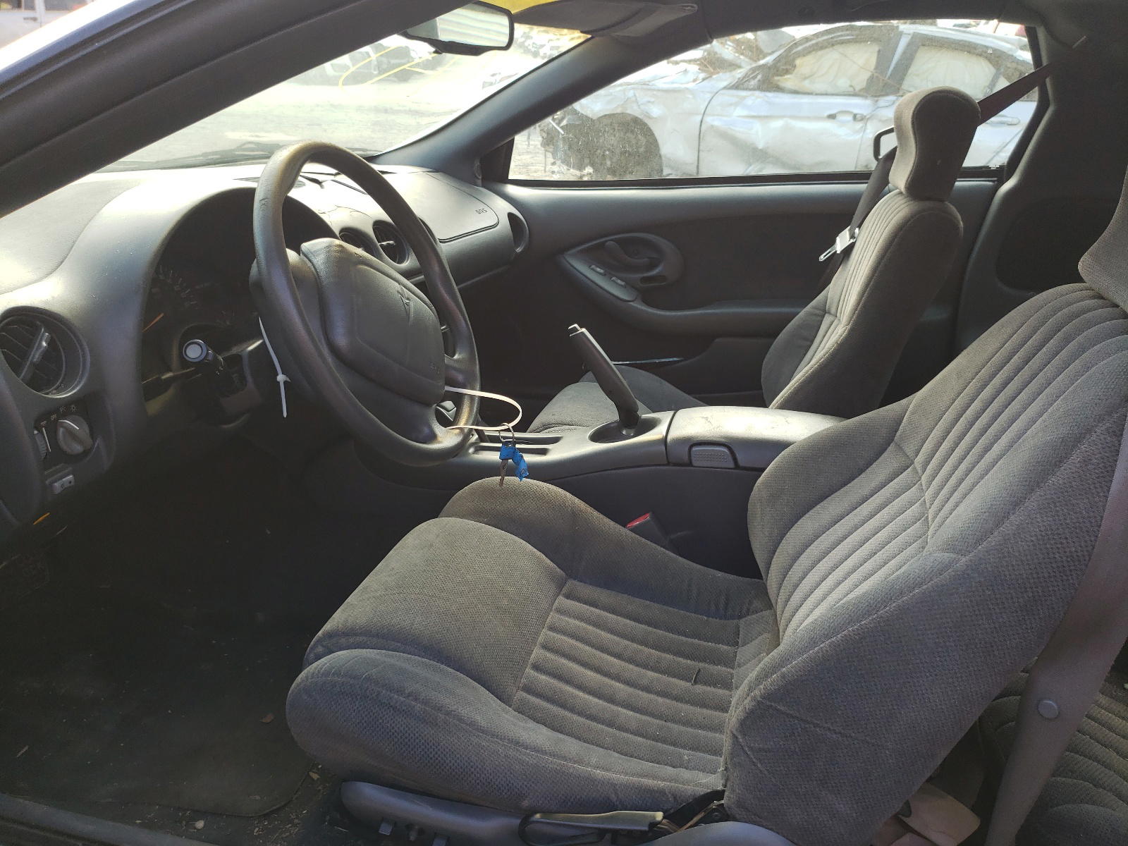 Photo 5 from auction – 1999 PONTIAC FIREBIRD with VIN 2G2FS22K2X2229100
