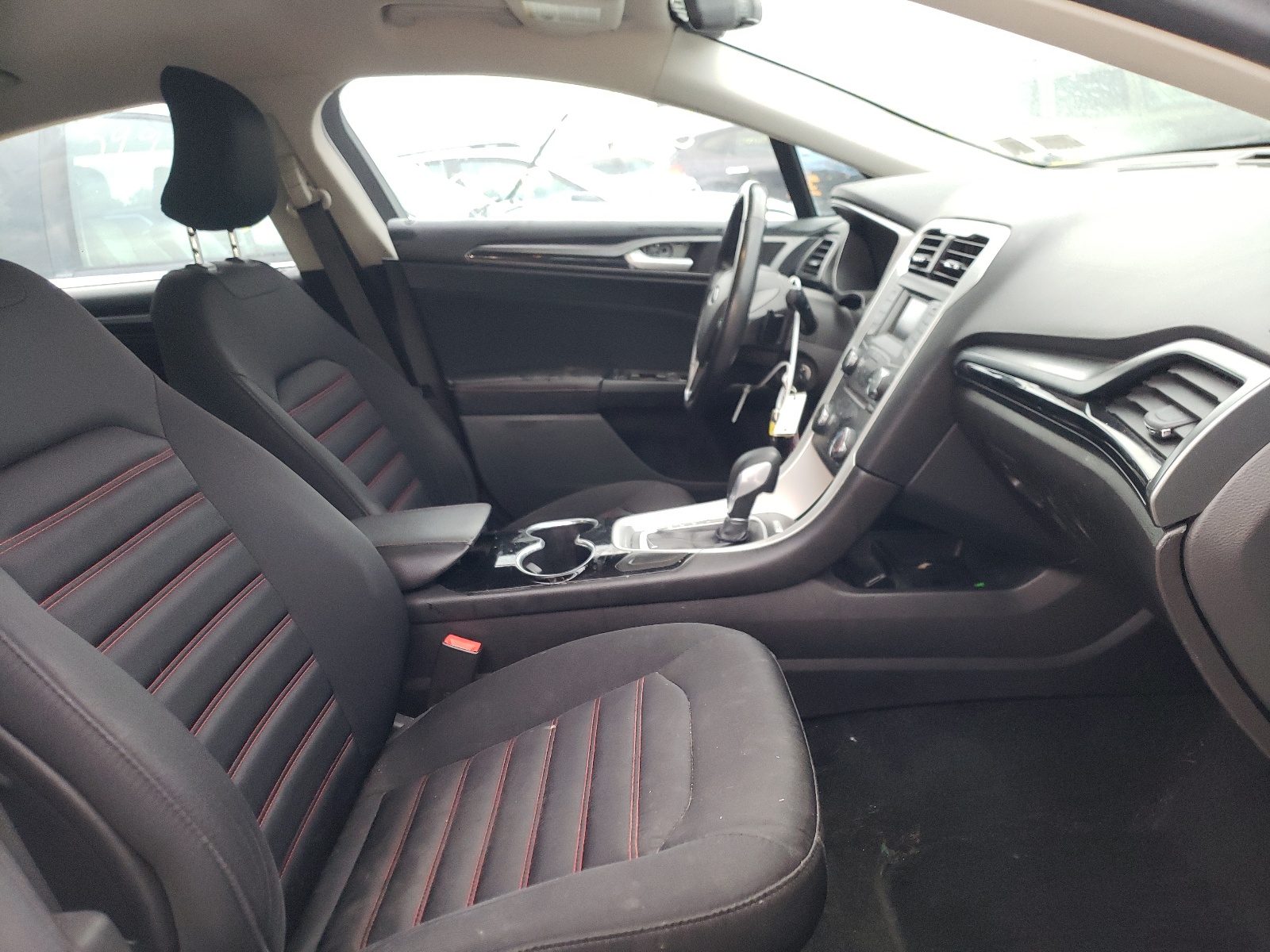 Photo 5 from auction – 2015 FORD FUSION SE with VIN 3FA6P0H92FR290345