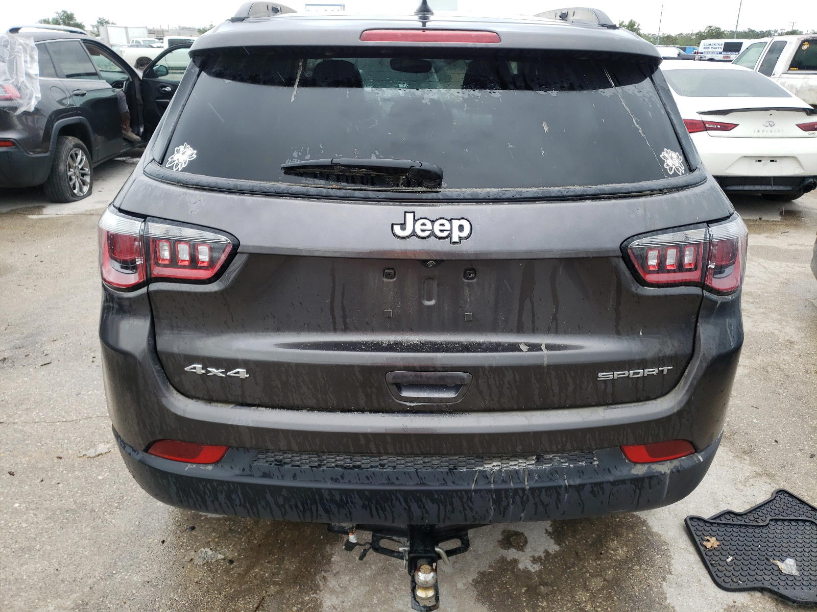 Photo 9 from auction – 2018 JEEP COMPASS SP with VIN 3C4NJDAB0JT493810