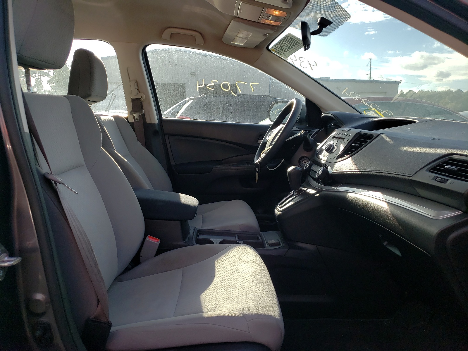 Photo 5 from auction – 2015 HONDA CR-V LX with VIN 3CZRM3H30FG704340