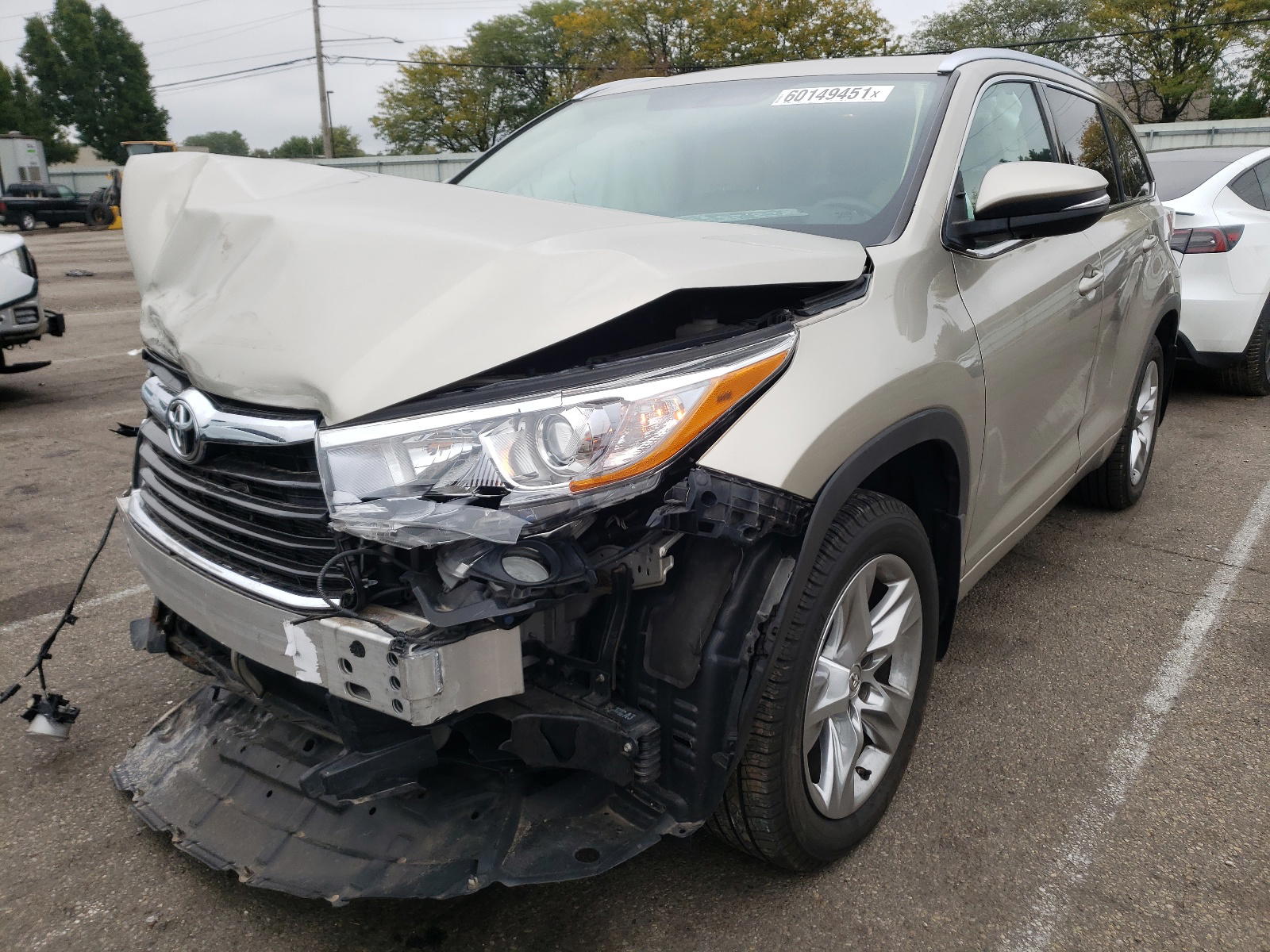 Photo 2 from auction – 2014 TOYOTA HIGHLANDER with VIN 5TDDKRFH8ES032549