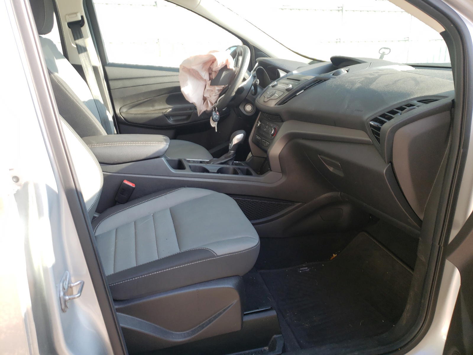 Photo 5 from auction – 2018 FORD ESCAPE S with VIN 1FMCU0F77JUB67449