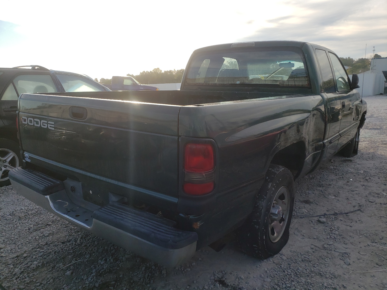 Фото 4 с аукциона – 2001 DODGE B1500 с VIN 1B7HC13Y31J580518