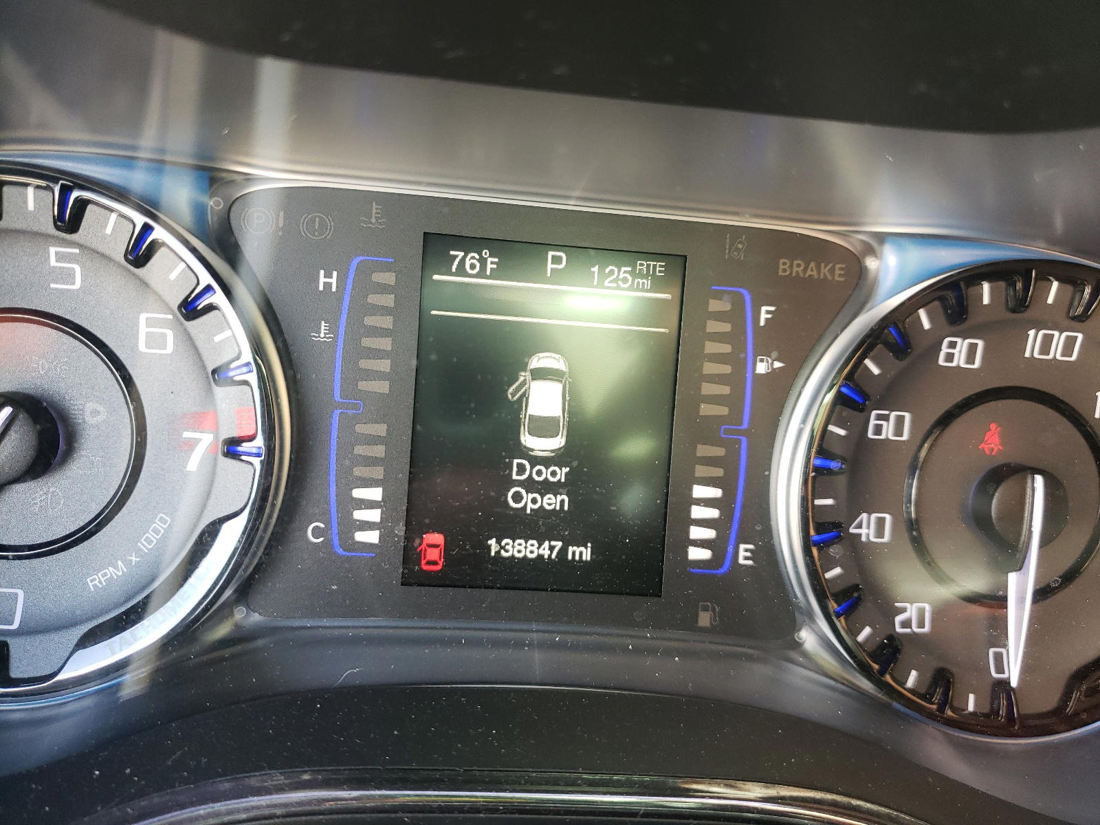 Photo 8 from auction – 2015 CHRYSLER 200 S with VIN 1C3CCCBG1FN605306