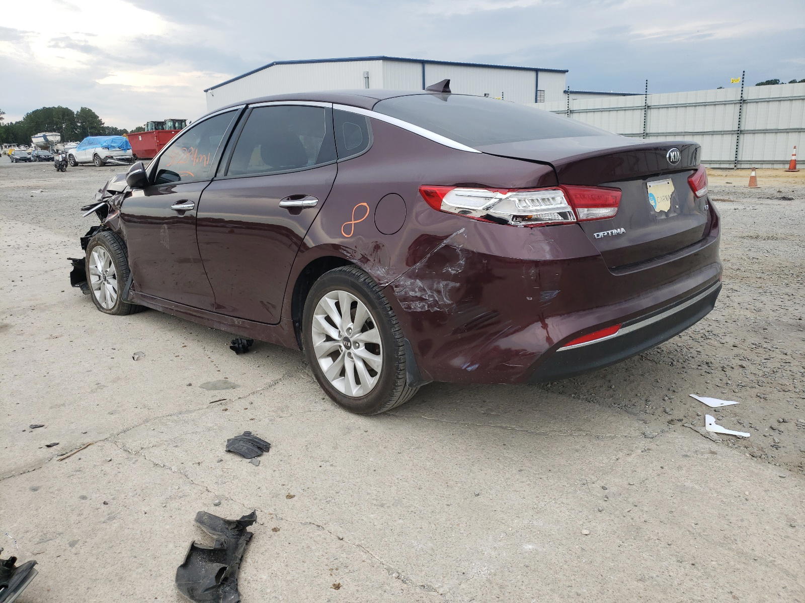 Photo 3 from auction – 2016 KIA OPTIMA with VIN 5XXGU4L39GG119285