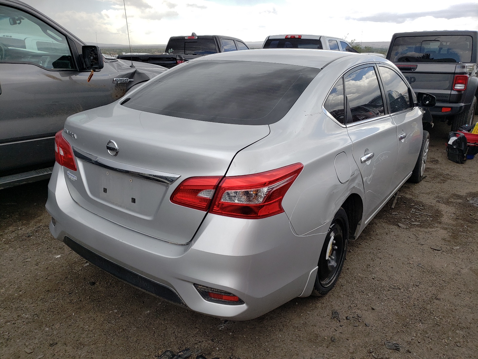Photo 4 from auction – 2018 NISSAN SENTRA S with VIN 3N1AB7AP5JY320122