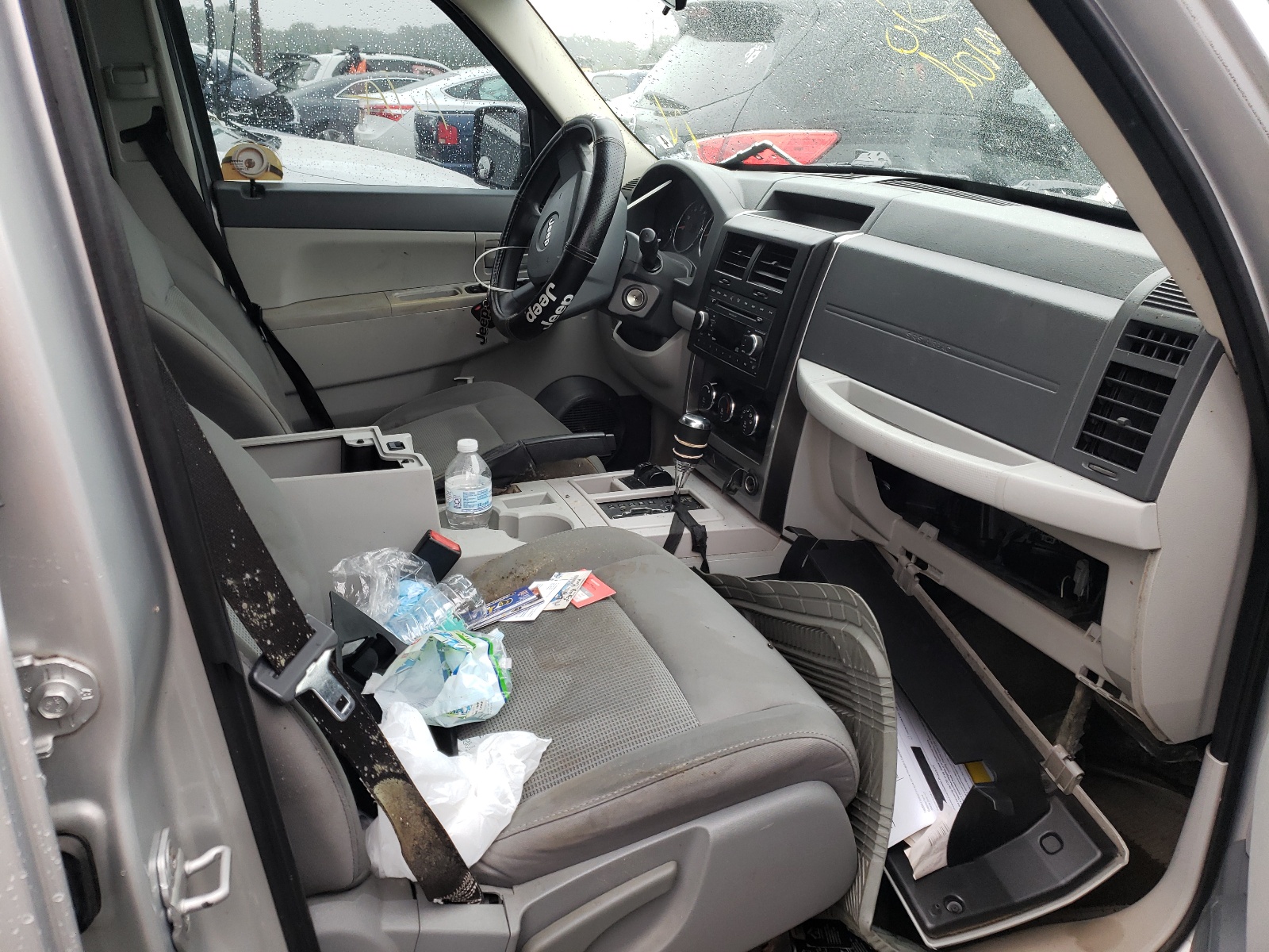 Photo 5 from auction – 2008 JEEP LIBERTY SP with VIN 1J8GN28K08W161693