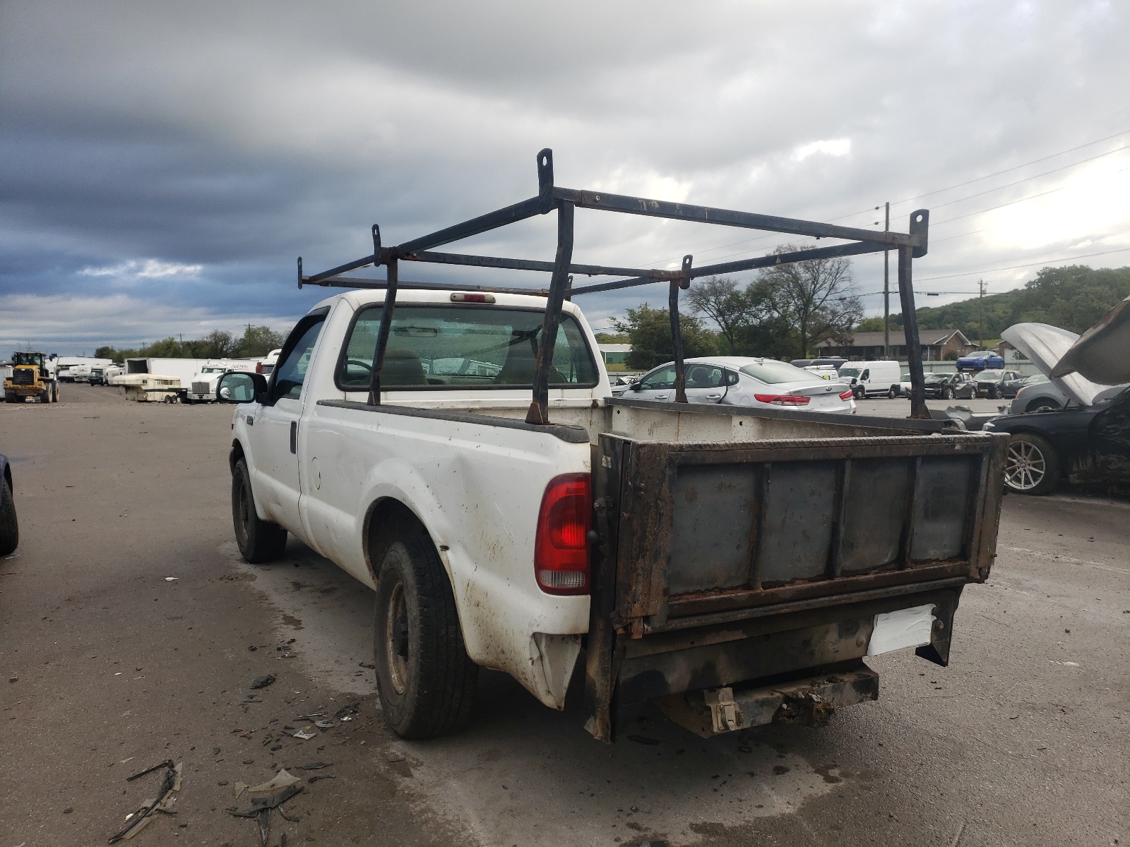Photo 3 from auction – 2002 FORD F350 SRW S with VIN 1FTSF30S52EA00446