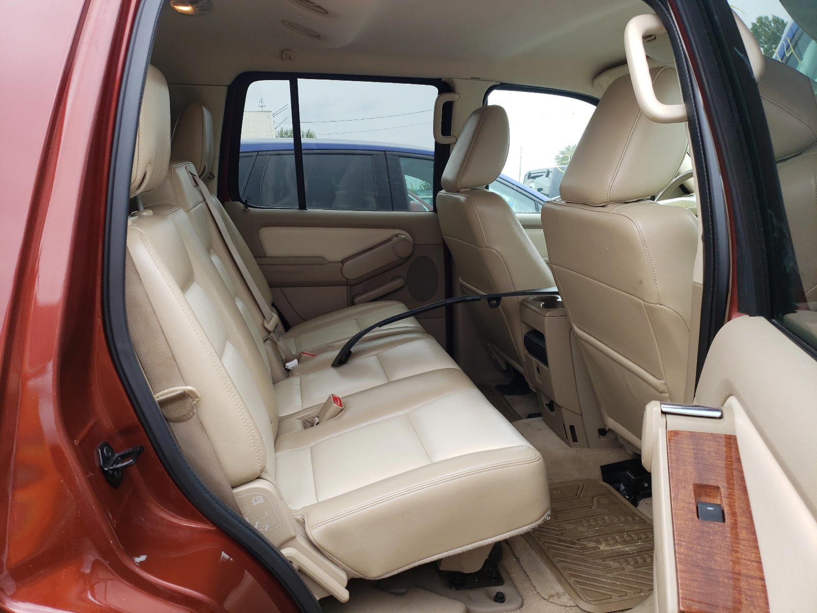 Photo 6 from auction – 2010 FORD EXPLORER E with VIN 1FMEU7EE8AUA40596