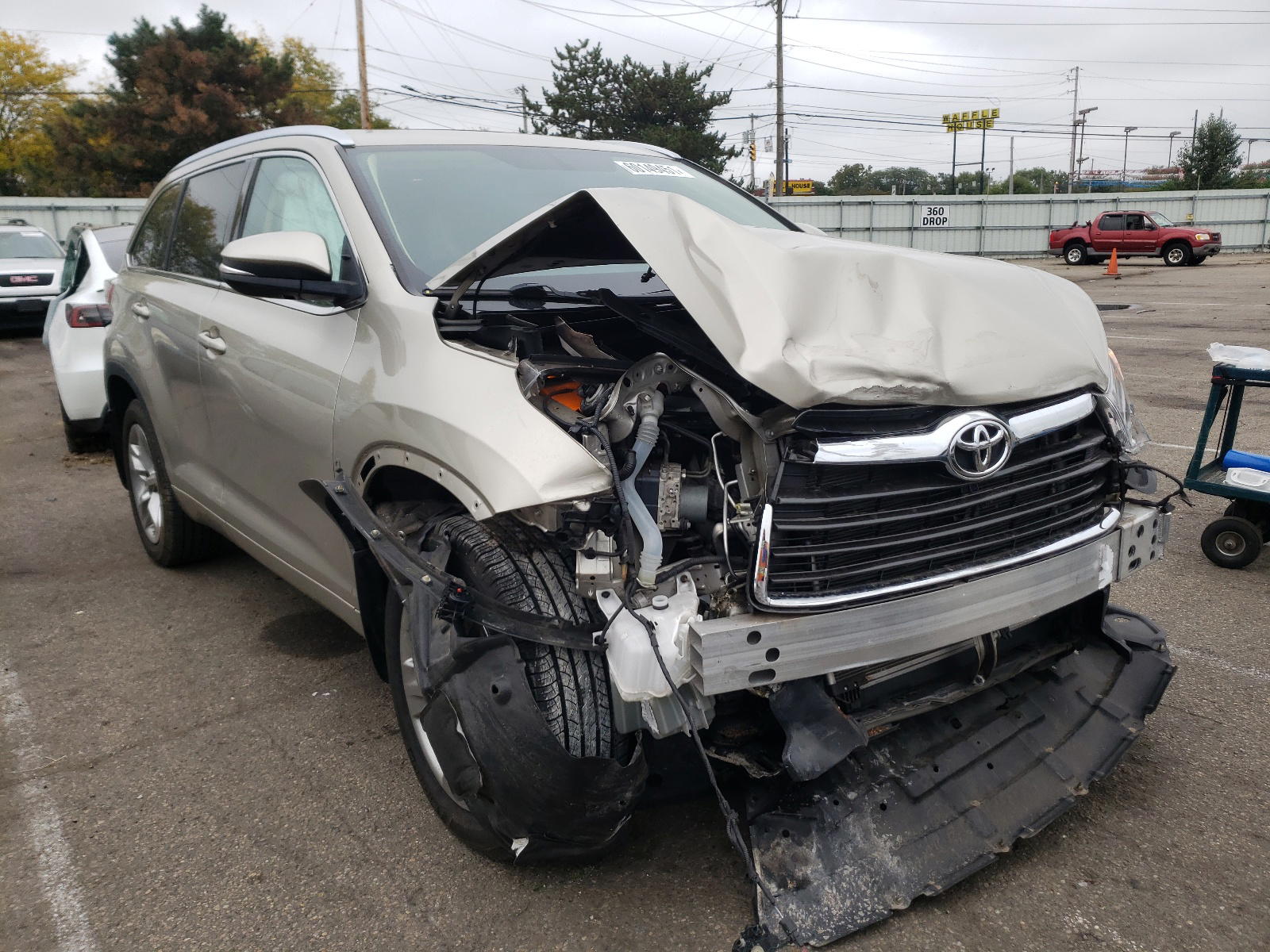 TOYOTA HIGHLANDER 2014 with VIN 5TDDKRFH8ES032549 - Photo from auction
