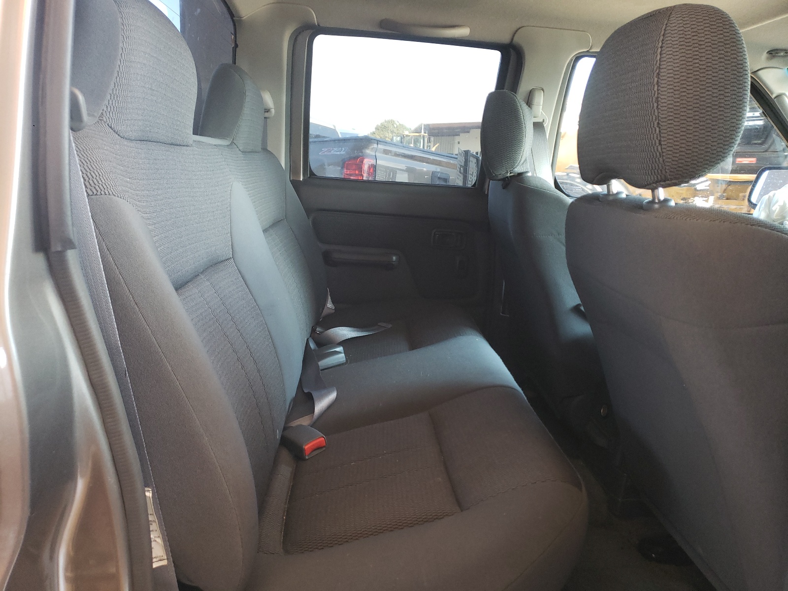 Photo 6 from auction – 2004 NISSAN FRONTIER C with VIN 1N6ED29X94C448082