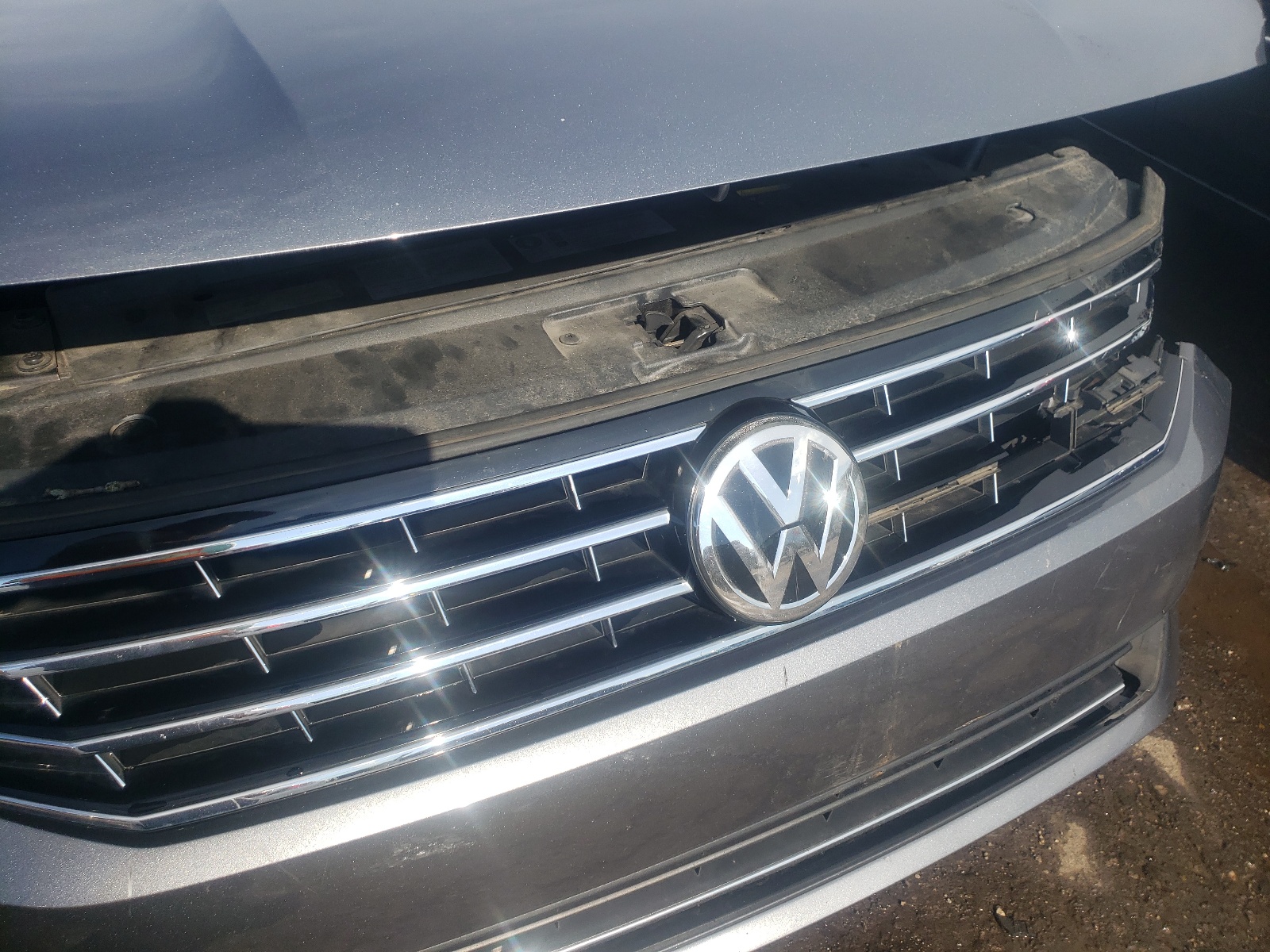 Photo 9 from auction – 2016 VOLKSWAGEN PASSAT SE with VIN 1VWBT7A36GC044169