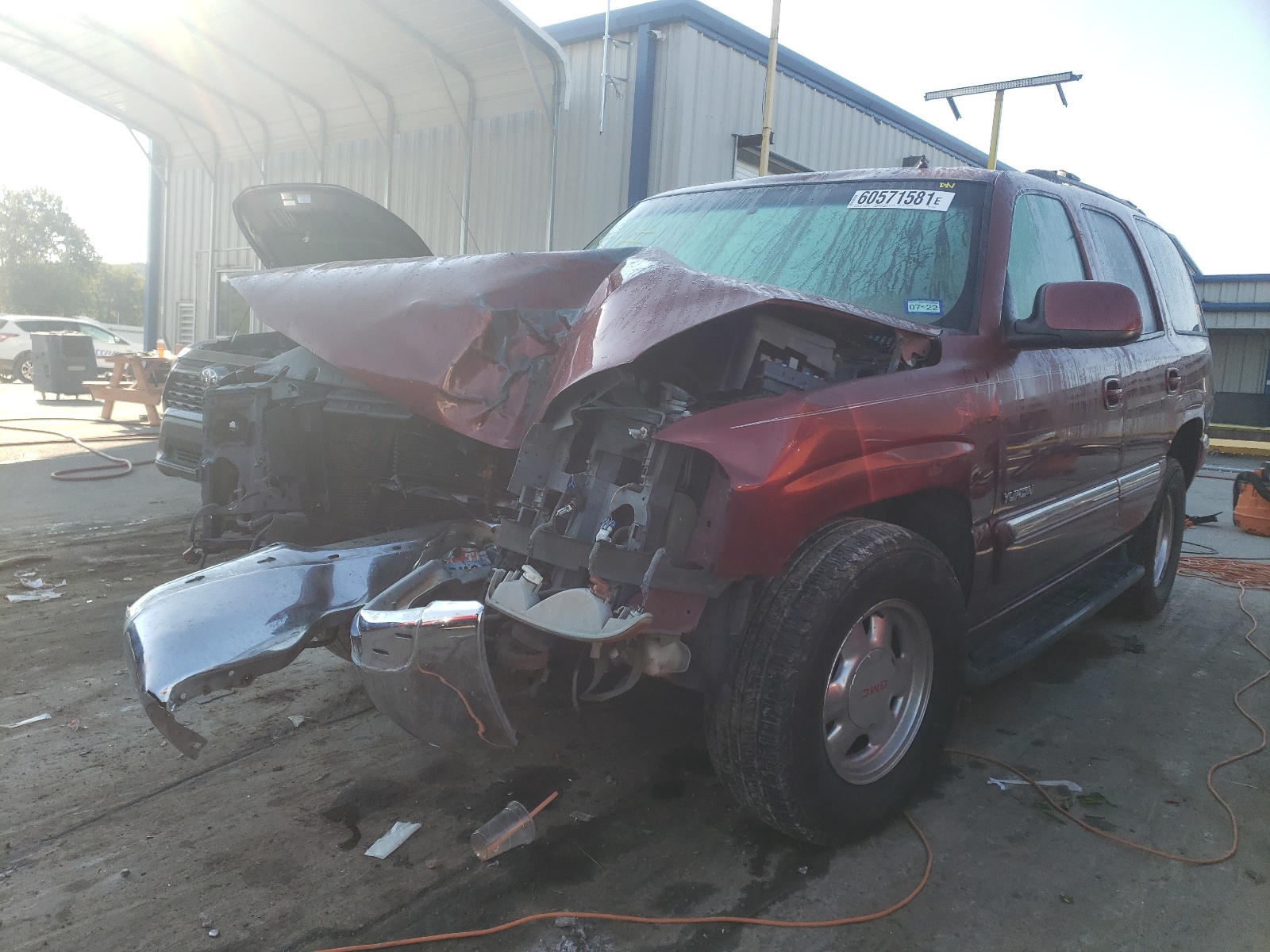 Photo 2 from auction – 2002 GMC YUKON with VIN 1GKEC13Z82R231924