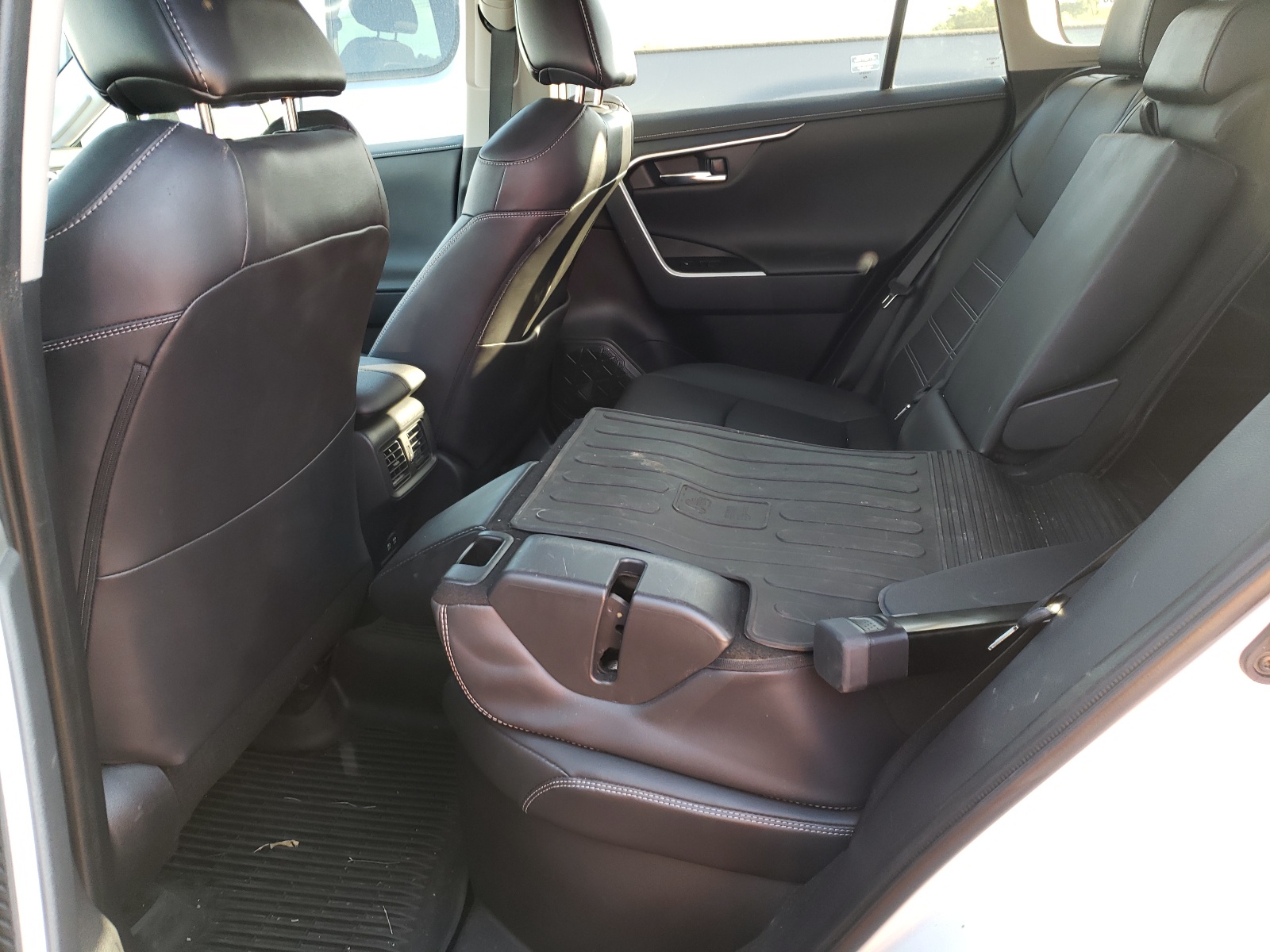 Photo 6 from auction – 2020 TOYOTA RAV4 LIMIT with VIN 2T3DWRFV9LW061886