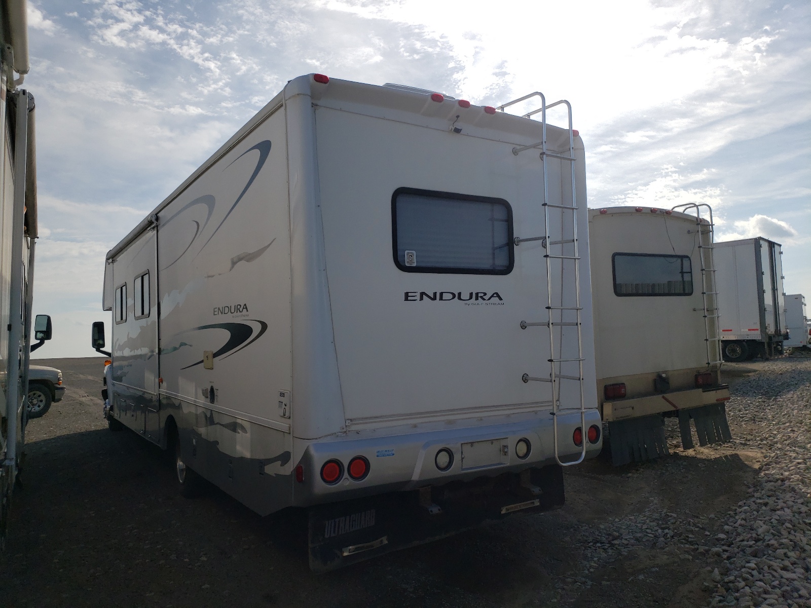 Photo 3 from auction – 2004 CHEVROLET C5500 C5U0 with VIN 1GBE5U1E04F506038