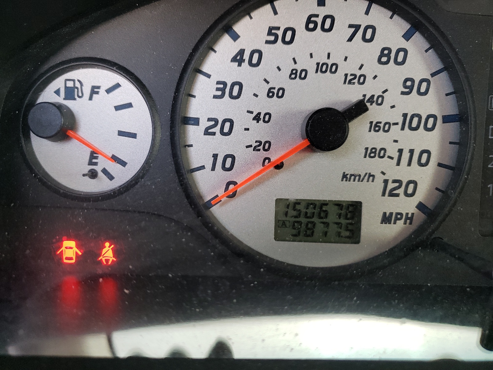 Photo 8 from auction – 2004 NISSAN PATHFINDER with VIN JN8DR09Y64W904930
