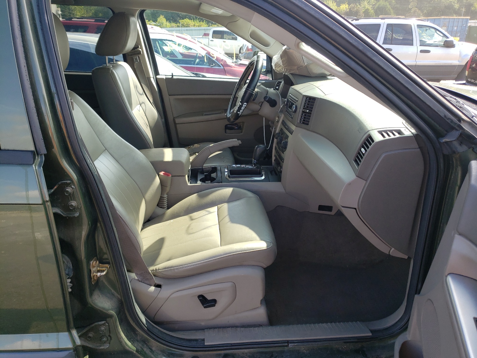 Photo 5 from auction – 2006 JEEP GRAND CHER with VIN 1J4GR48K26C355979