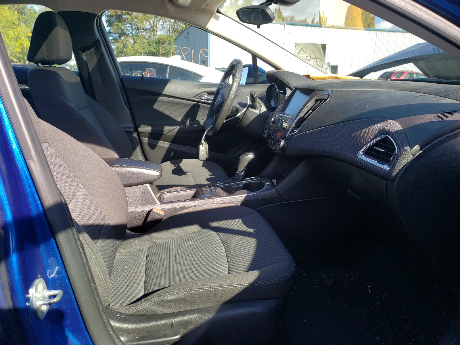 Photo 5 from auction – 2018 CHEVROLET CRUZE LT with VIN 1G1BE5SM2J7210902