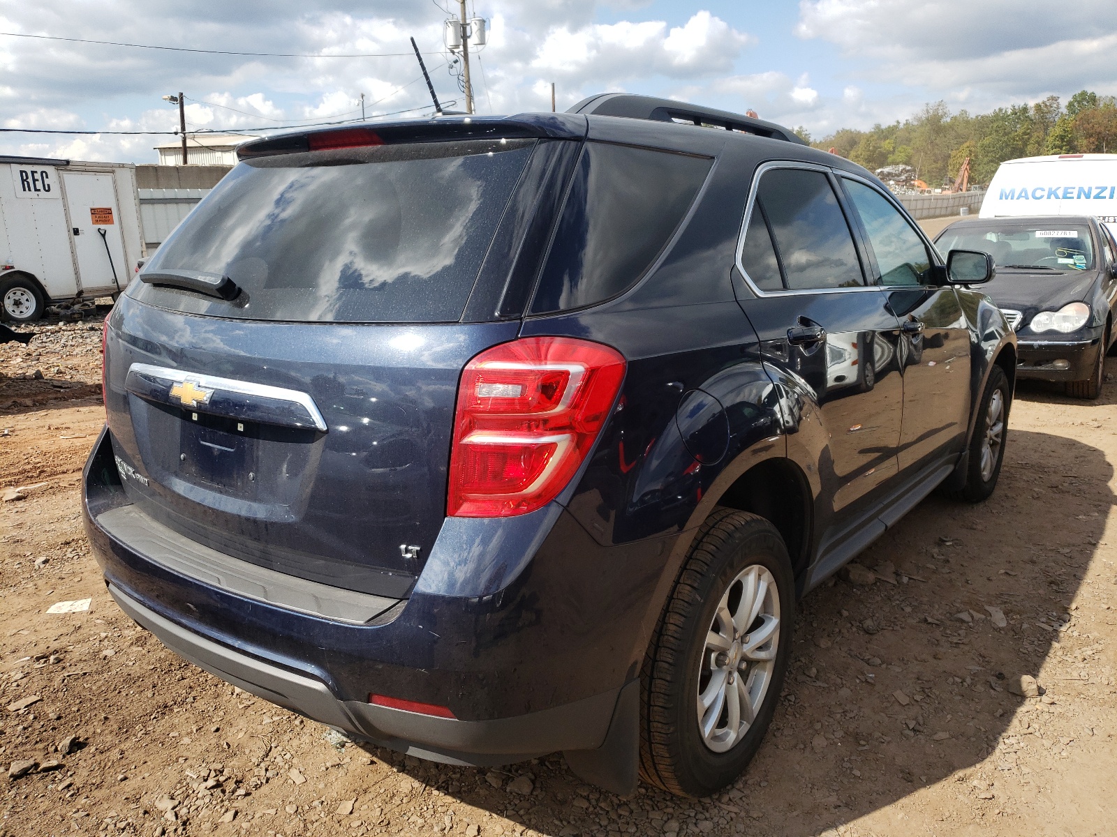 Photo 4 from auction – 2017 CHEVROLET EQUINOX LT with VIN 2GNFLFEK8H6268528