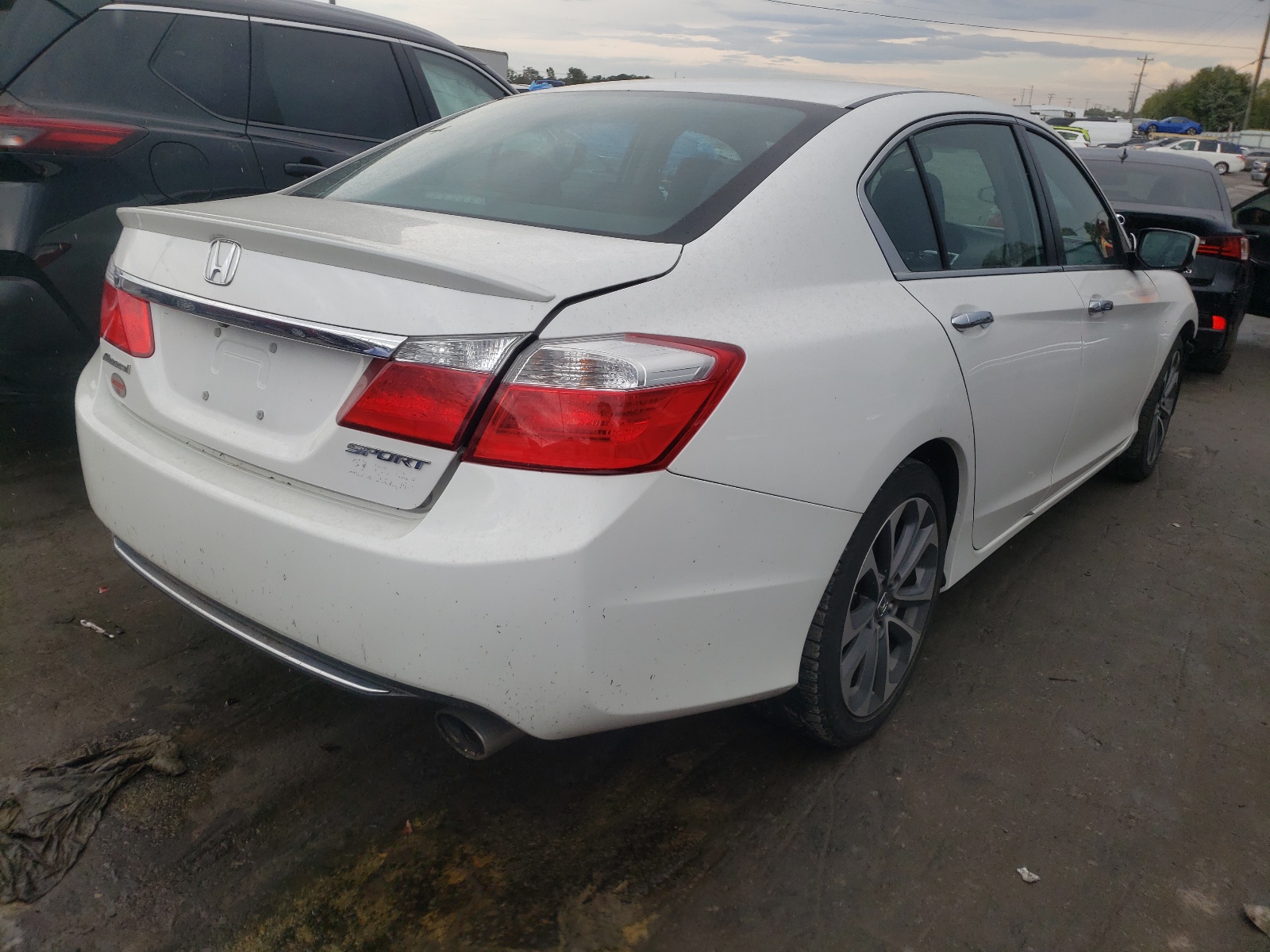 Photo 4 from auction – 2015 HONDA ACCORD SPO with VIN 1HGCR2F52FA168390