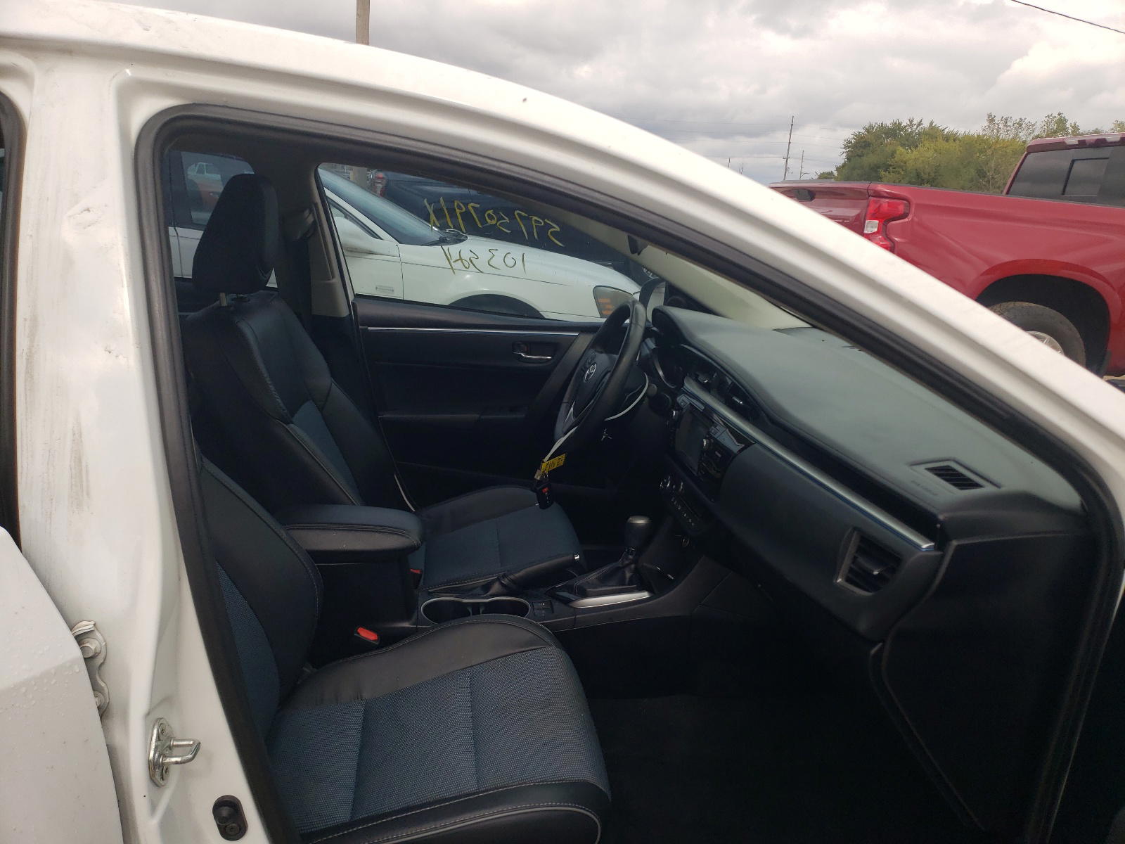 Photo 5 from auction – 2014 TOYOTA COROLLA L with VIN 2T1BURHE1EC099863