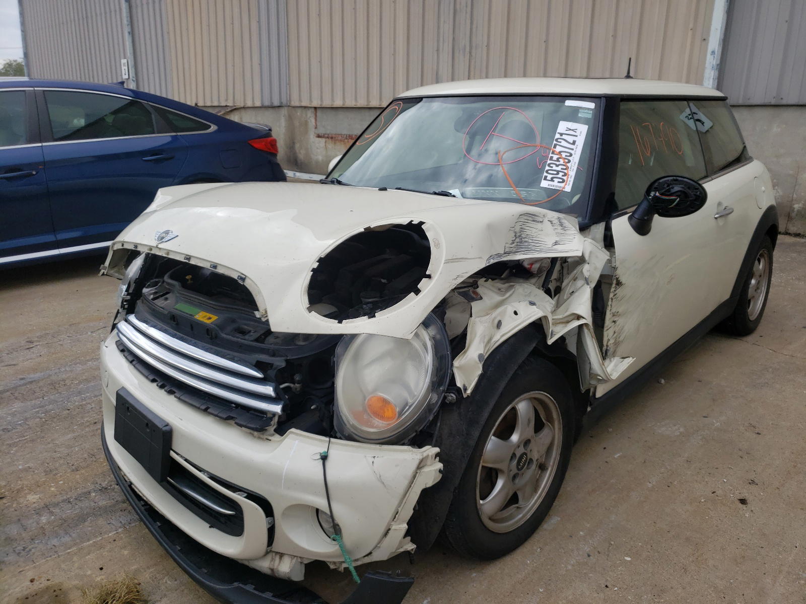 Photo 2 from auction – 2011 MINI COOPER with VIN WMWSU3C55BT093344
