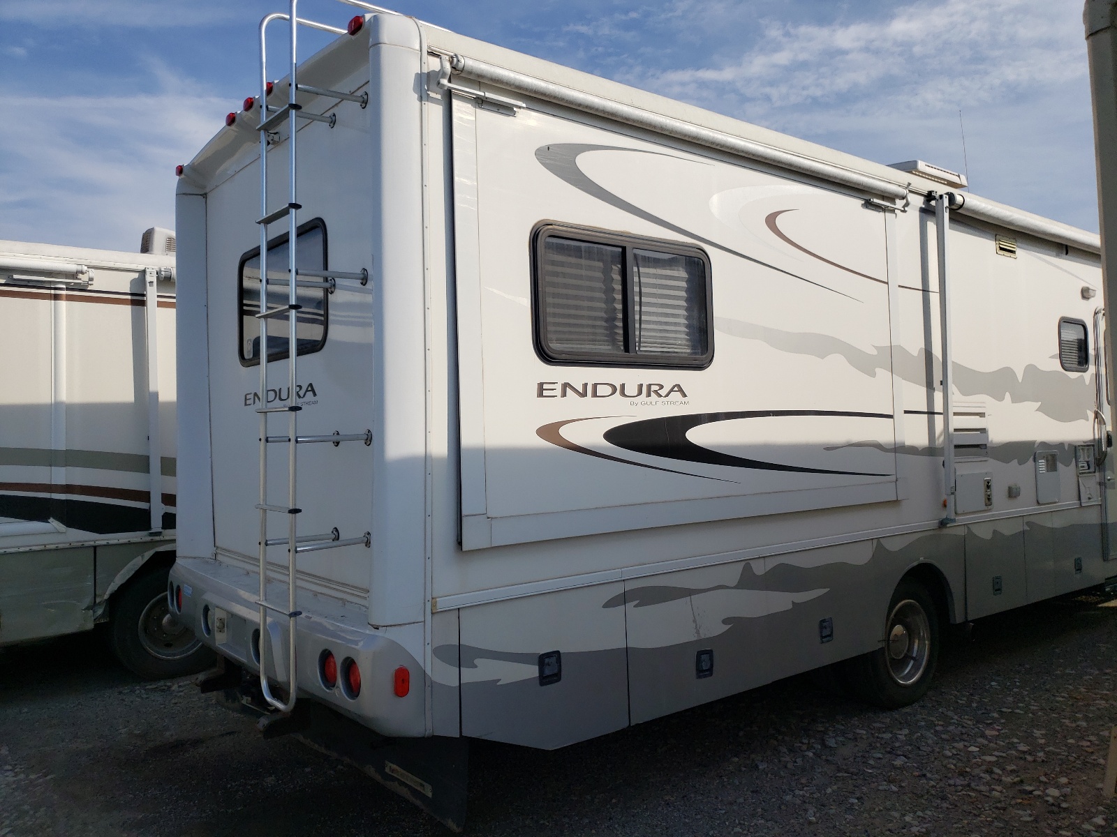 Photo 4 from auction – 2004 CHEVROLET C5500 C5U0 with VIN 1GBE5U1E04F506038