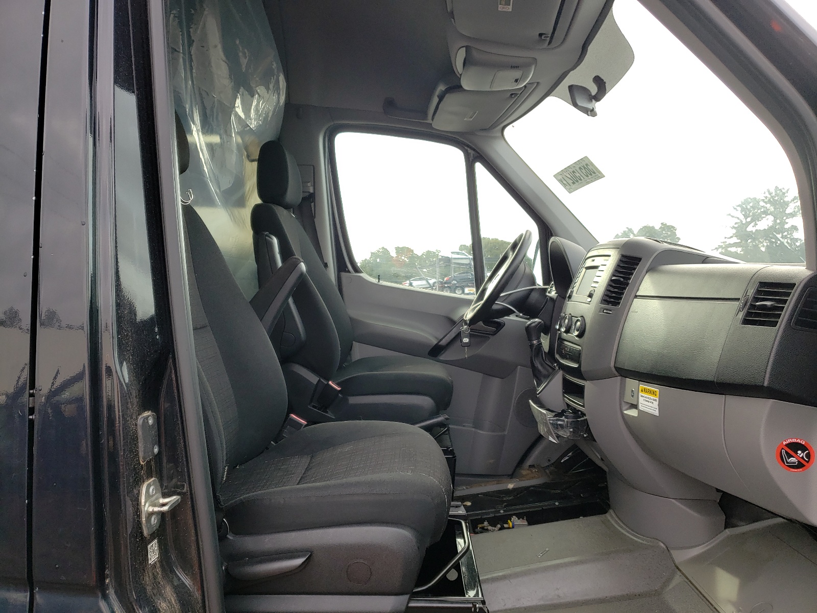 Photo 5 from auction – 2016 MERCEDES-BENZ SPRINTER 2 with VIN 8BRPE8DD7GE128078