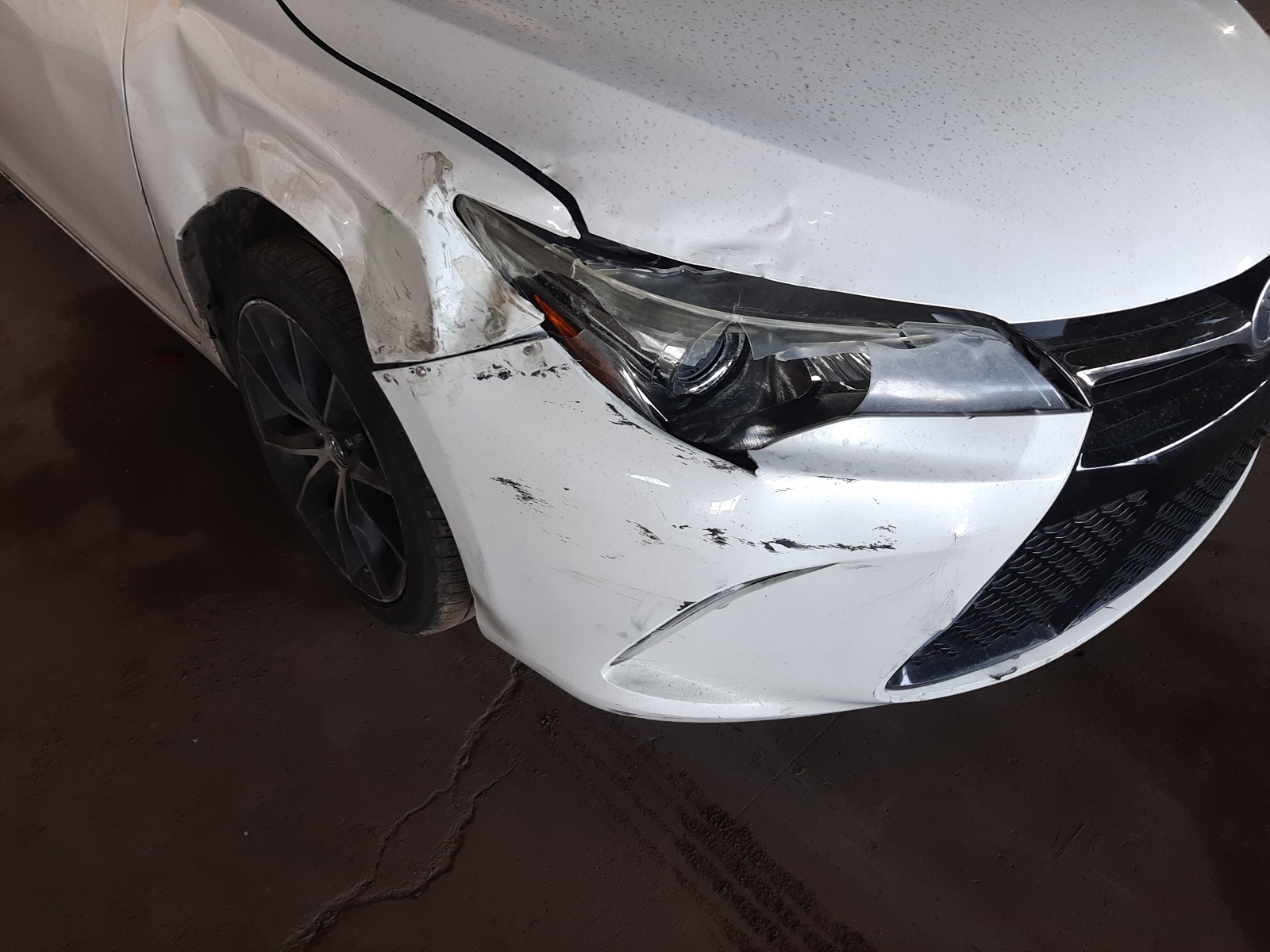 Photo 9 from auction – 2015 TOYOTA CAMRY LE with VIN 4T1BF1FK2FU497944