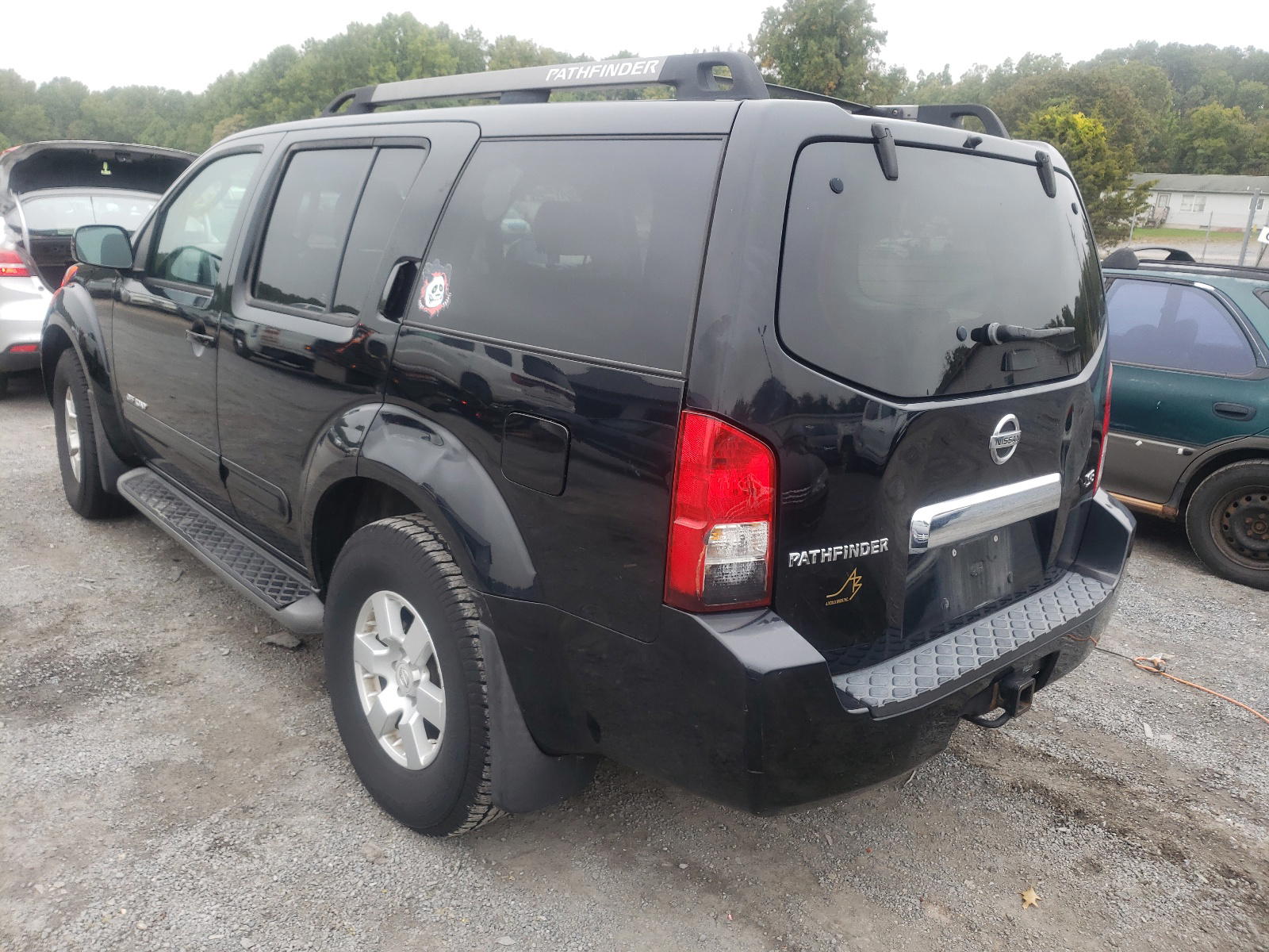 Photo 3 from auction – 2005 NISSAN PATHFINDER with VIN 5N1AR18W55C729198