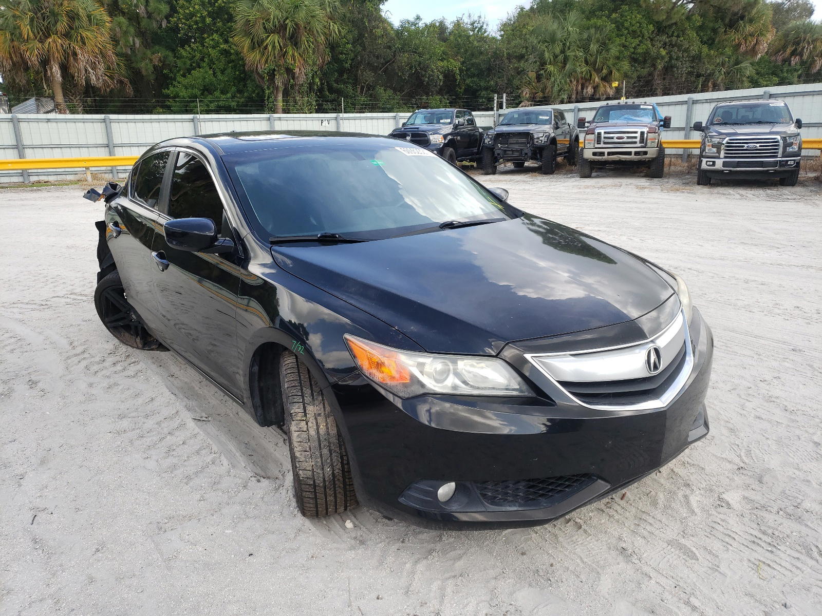 ACURA ILX 24 PRE 2014 with VIN 19VDE2E50EE000834 - Photo from auction
