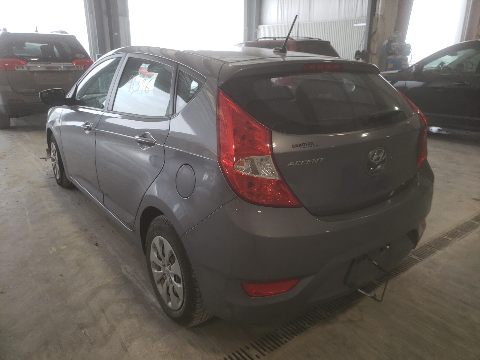 Photo 3 from auction – 2016 HYUNDAI ACCENT SE with VIN KMHCT5AE0GU247108