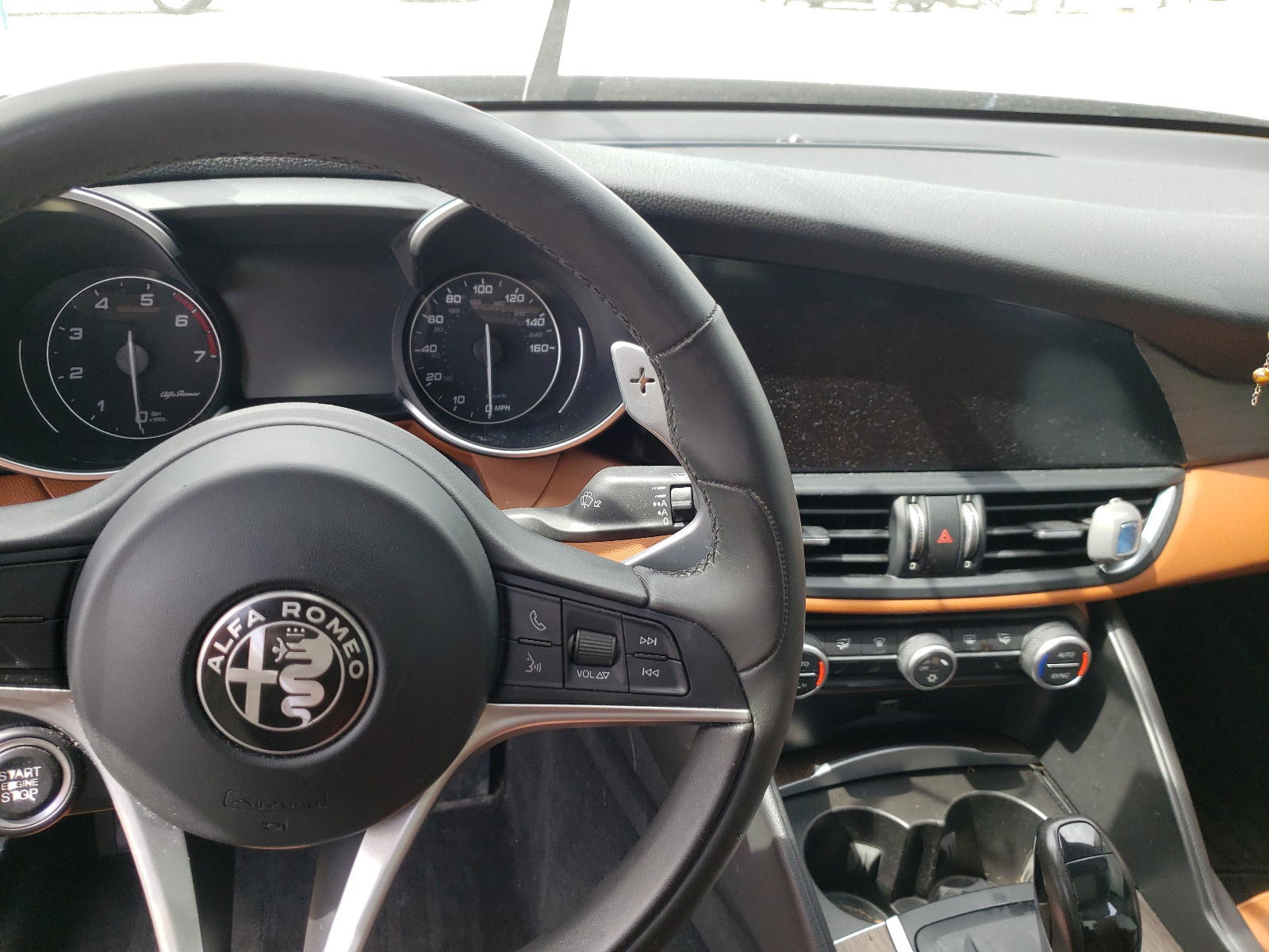 Photo 9 from auction – 2017 ALFA ROMEO GIULIA TI with VIN ZARFAECN2H7537814