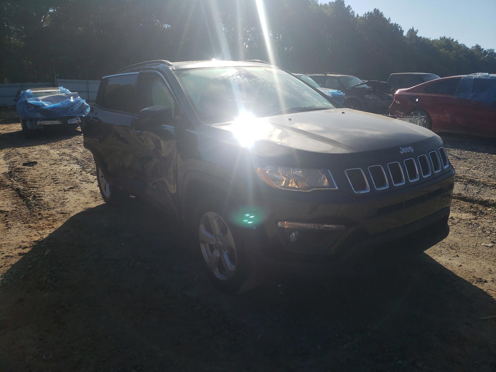 JEEP COMPASS LA 2018 with VIN 3C4NJCBB2JT182050 - Photo from auction