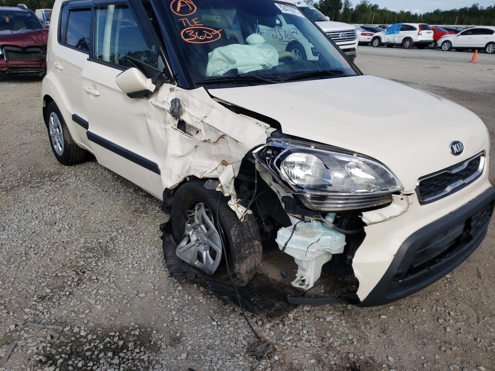Photo 9 from auction – 2013 KIA SOUL with VIN KNDJT2A53D7760759