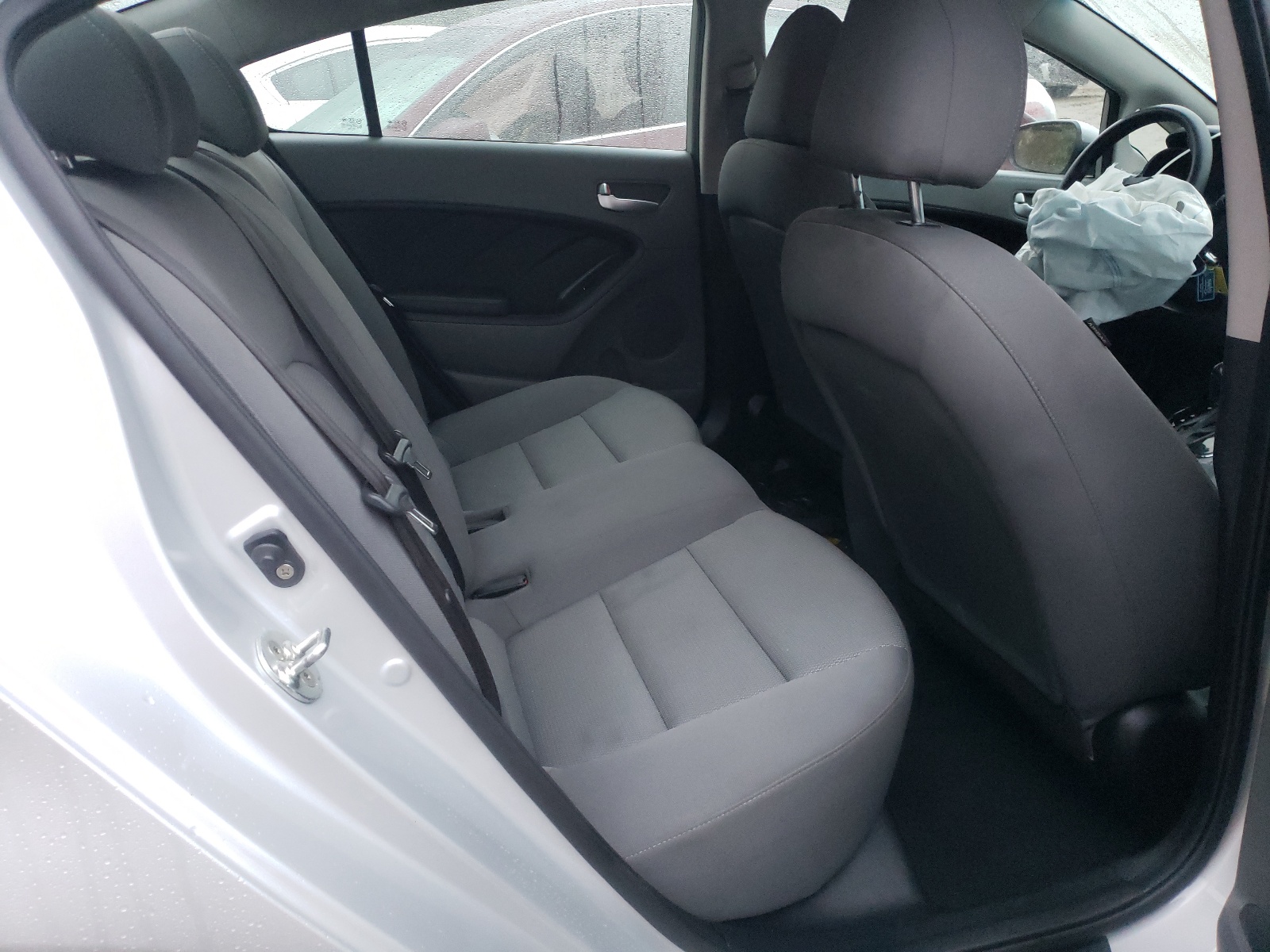 Photo 6 from auction – 2018 KIA FORTE LX with VIN 3KPFK4A77JE209638
