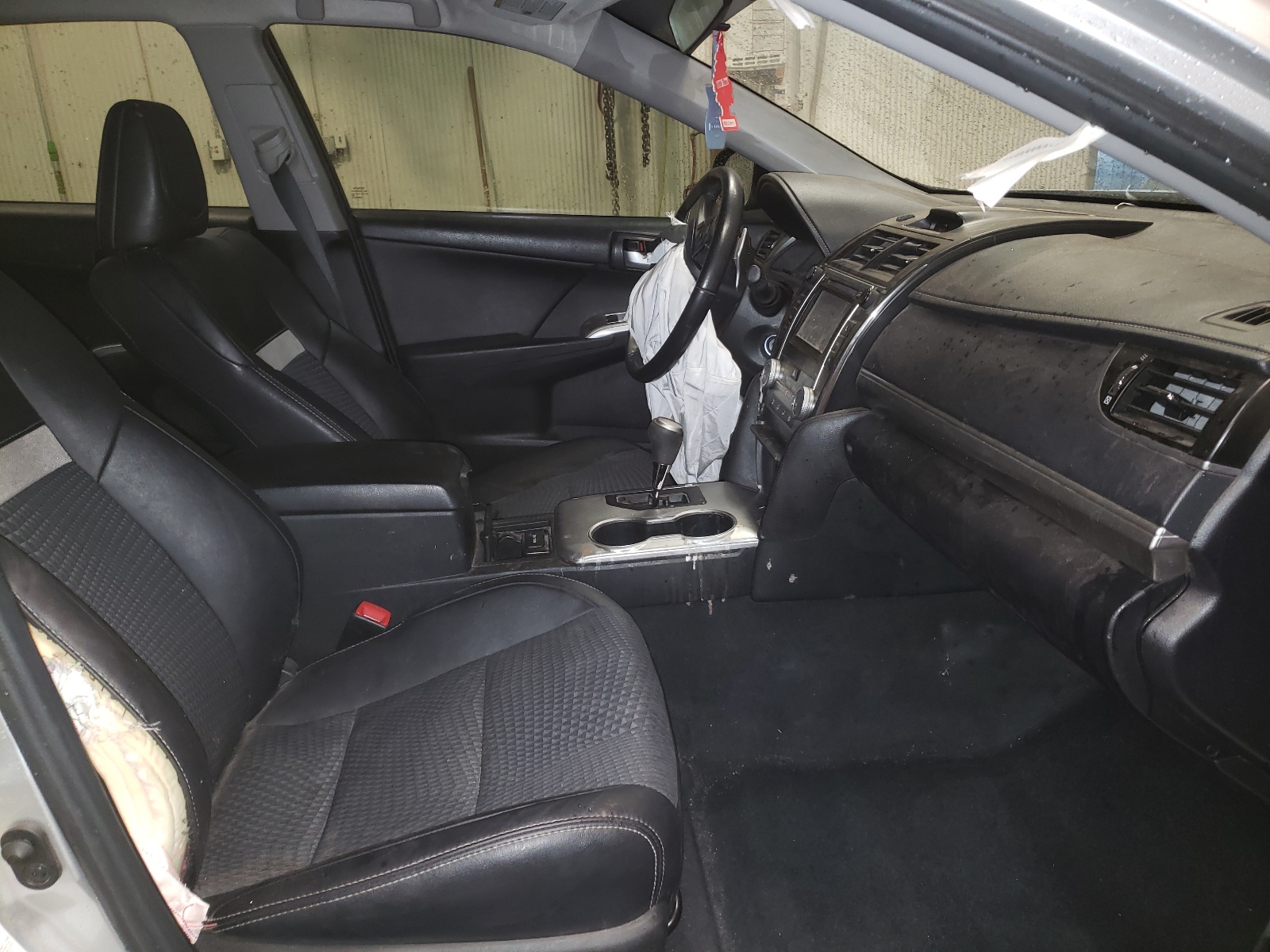 Photo 5 from auction – 2014 TOYOTA CAMRY L with VIN 4T1BF1FKXEU313655