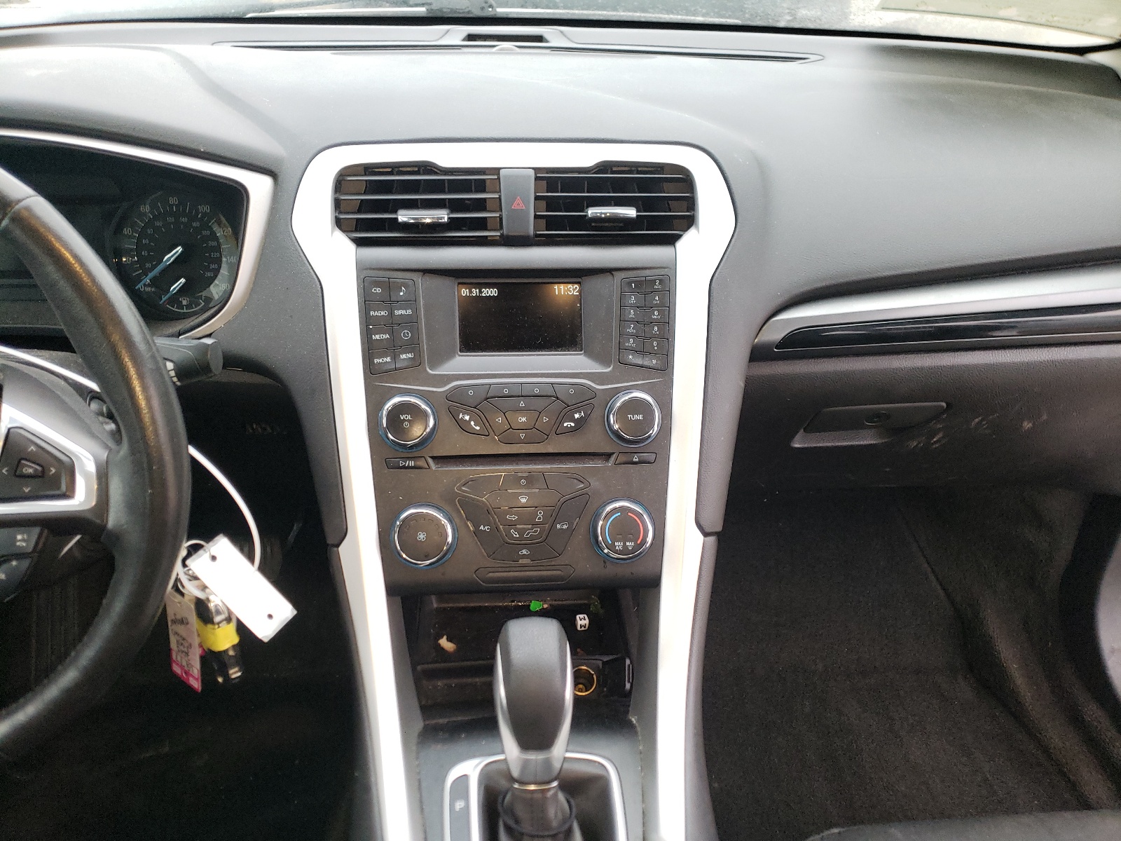 Photo 9 from auction – 2015 FORD FUSION SE with VIN 3FA6P0H92FR290345