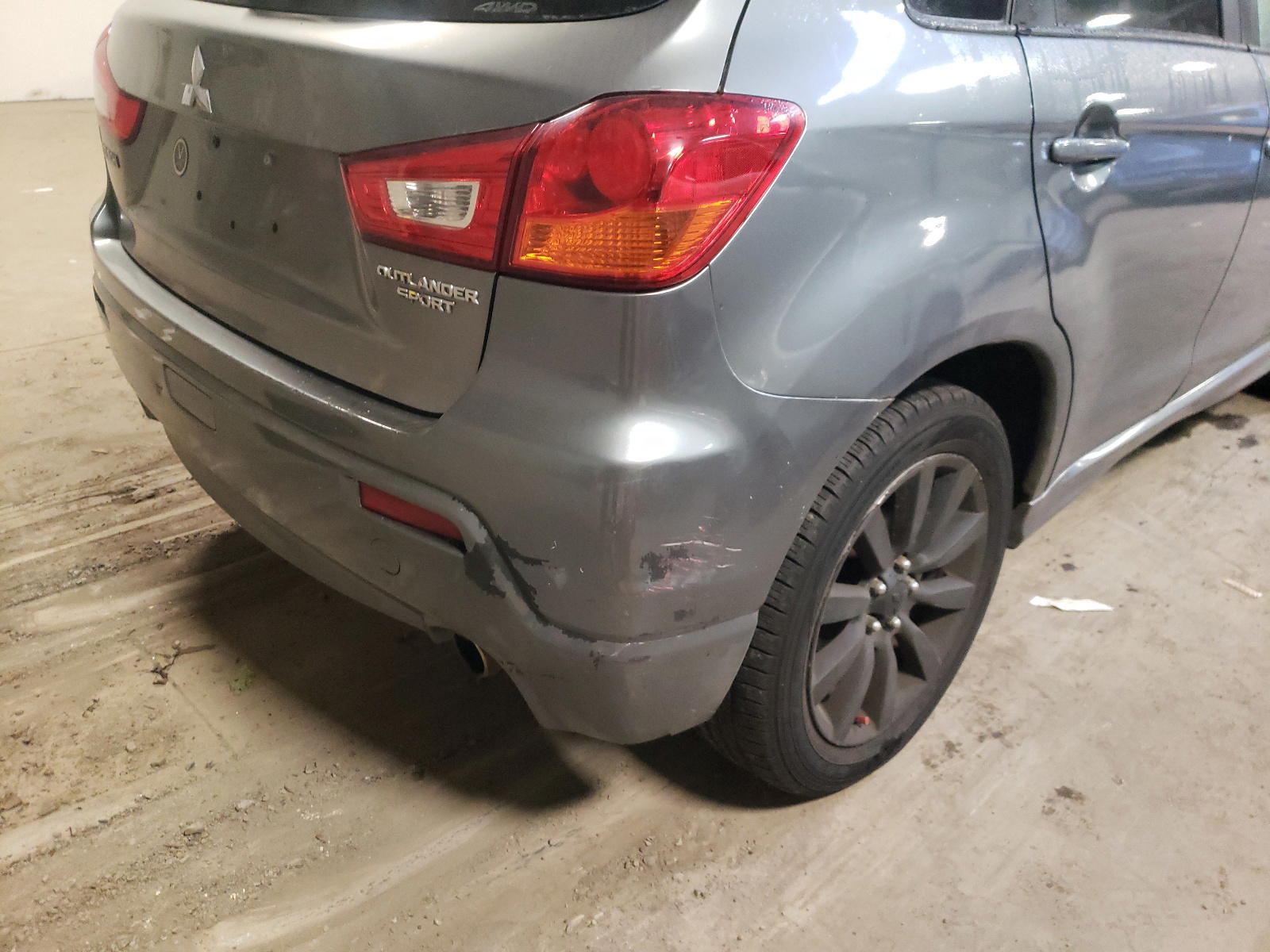 Photo 9 from auction – 2011 MITSUBISHI OUTLANDER with VIN JA4AR4AU8BZ017026