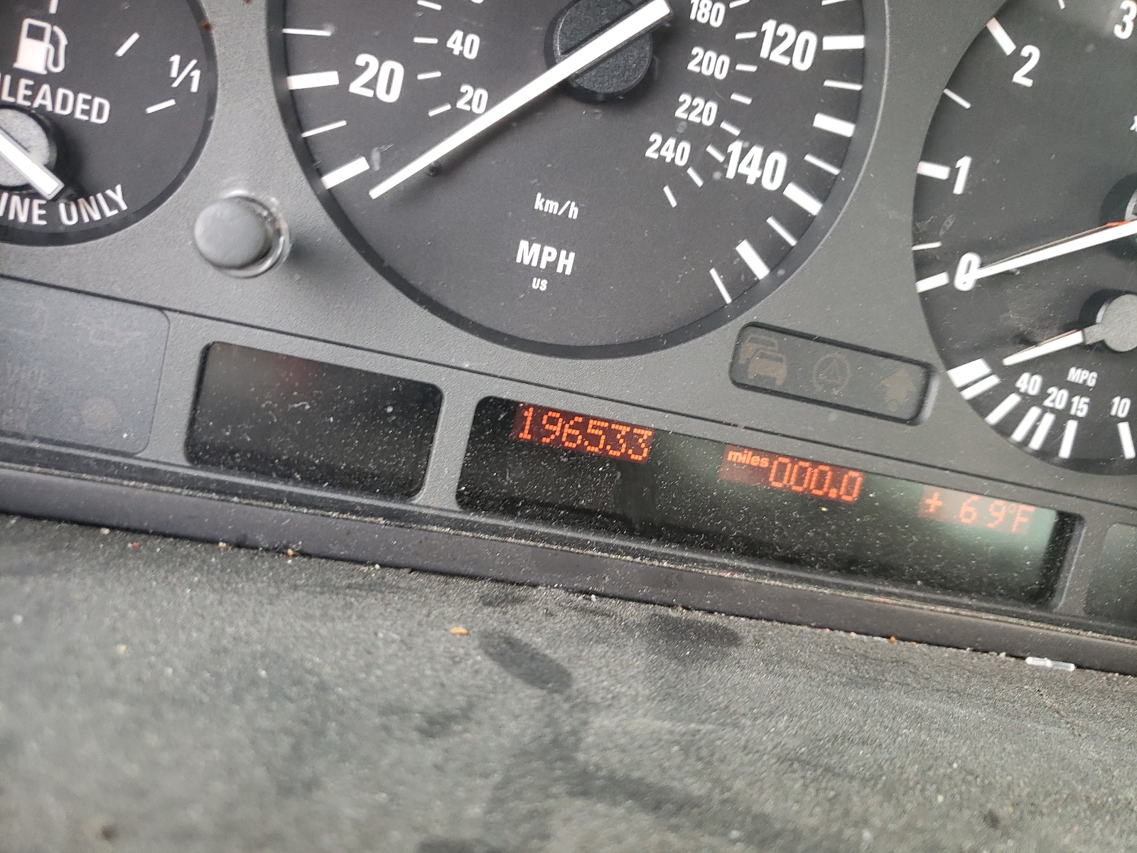 Photo 8 from auction – 2001 BMW X5 4.4I with VIN WBAFB33531LH21037