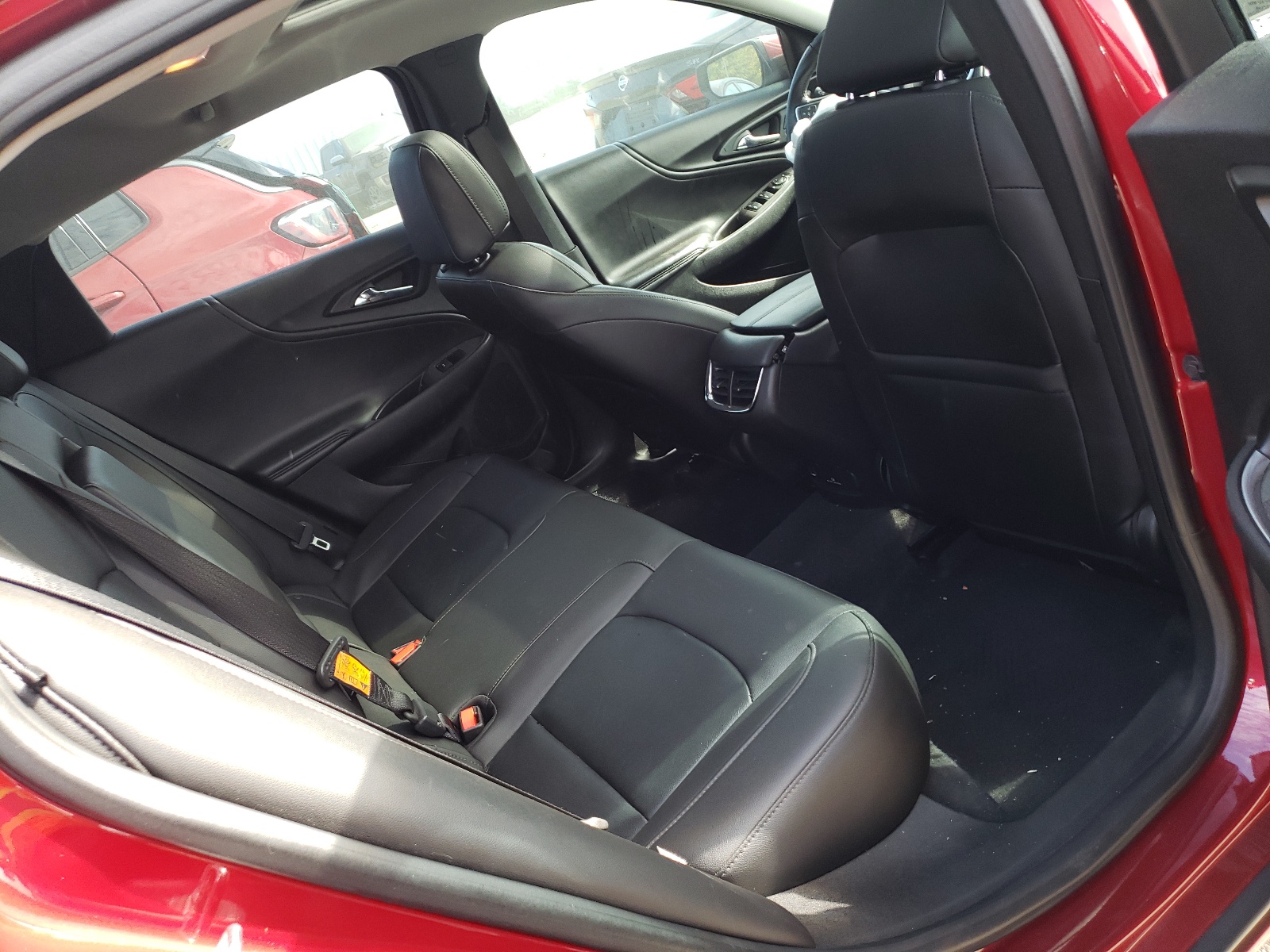 Photo 6 from auction – 2017 CHEVROLET MALIBU LT with VIN 1G1ZE5ST5HF194765