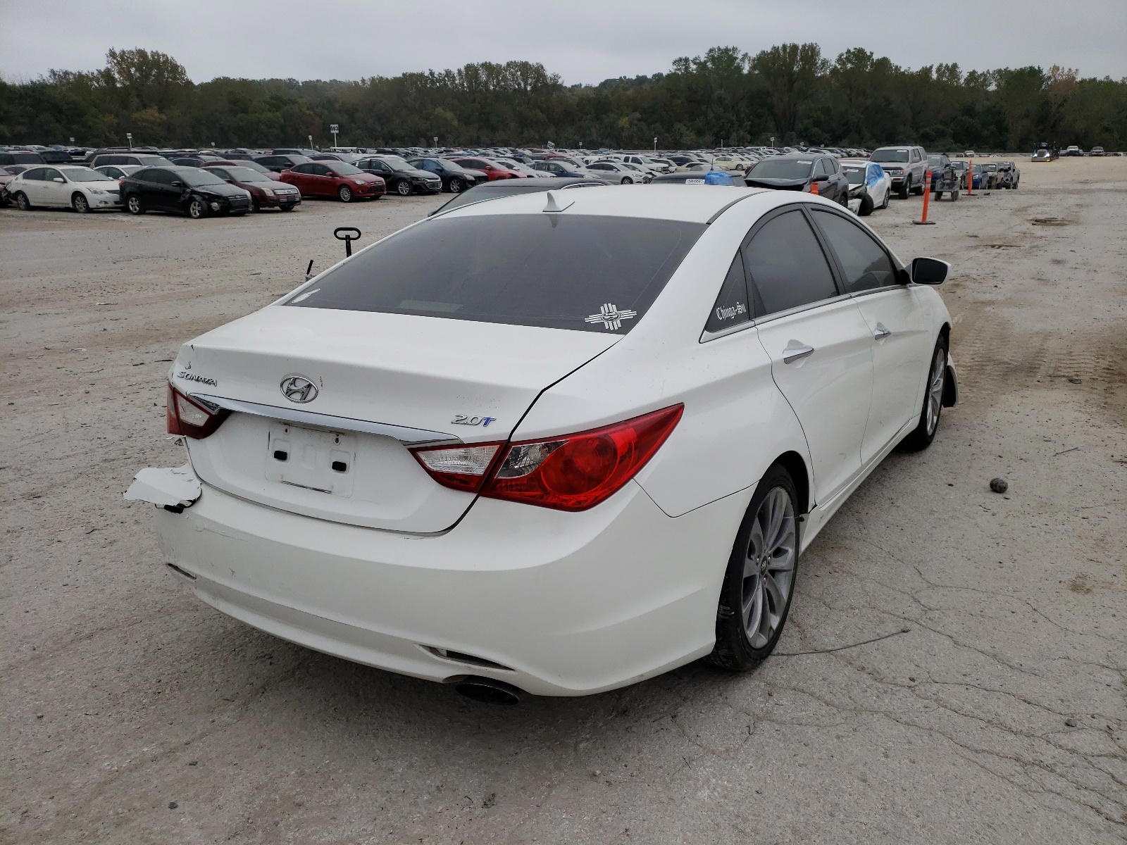 Photo 4 from auction – 2011 HYUNDAI SONATA SE with VIN 5NPEC4ABXBH207683