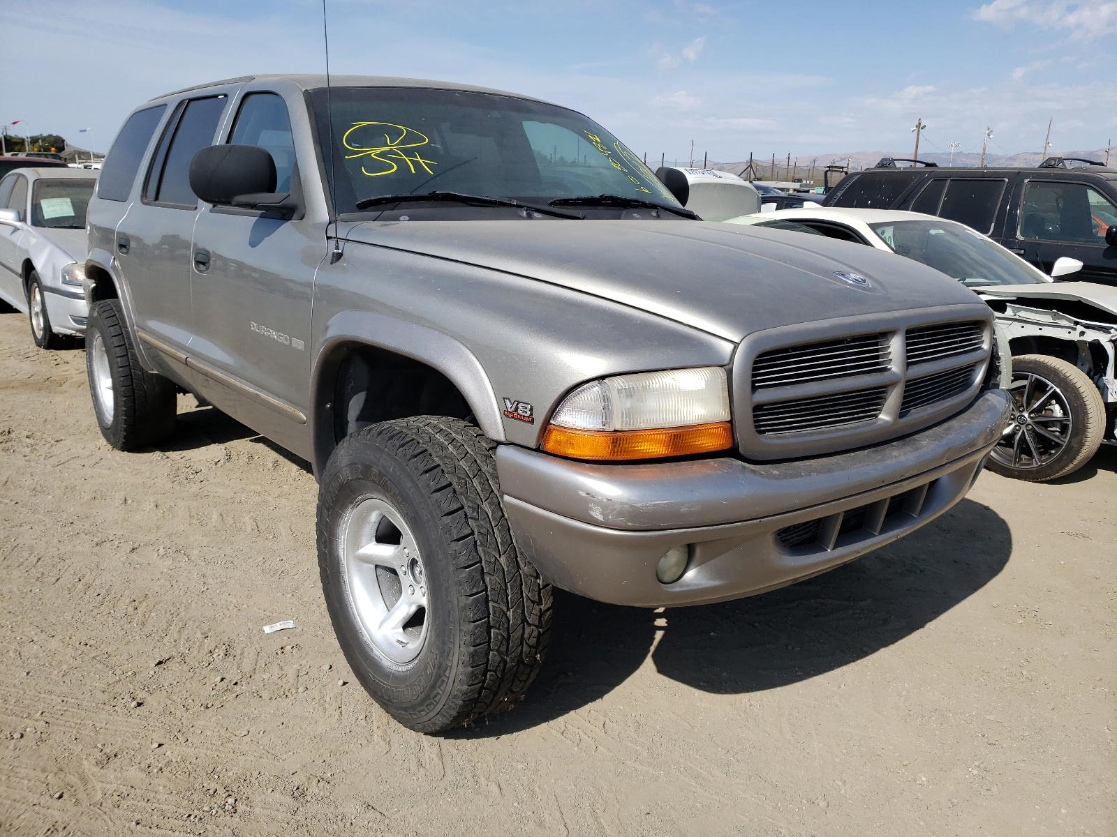 DODGE DURANGO 2000 with VIN 1B4HS28N6YF260871 - Photo from auction