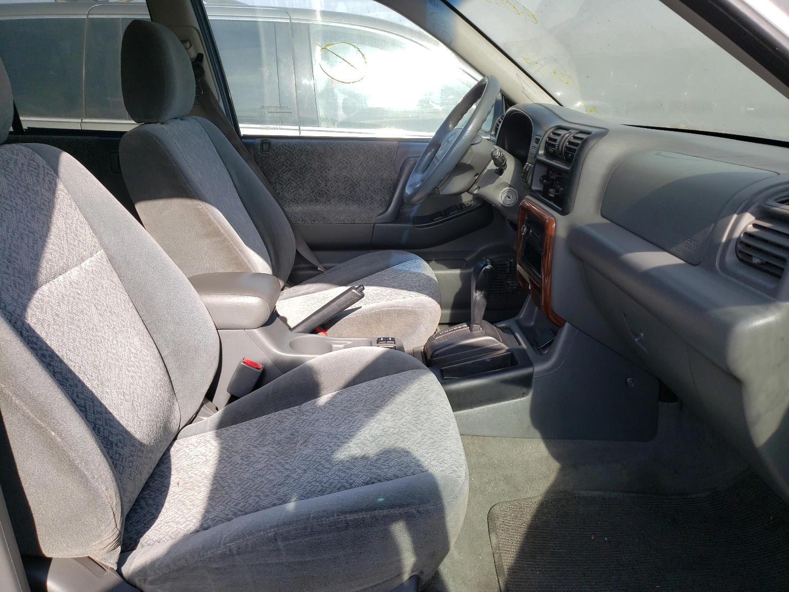 Photo 5 from auction – 2002 ISUZU RODEO S with VIN 4S2CK58W224310177