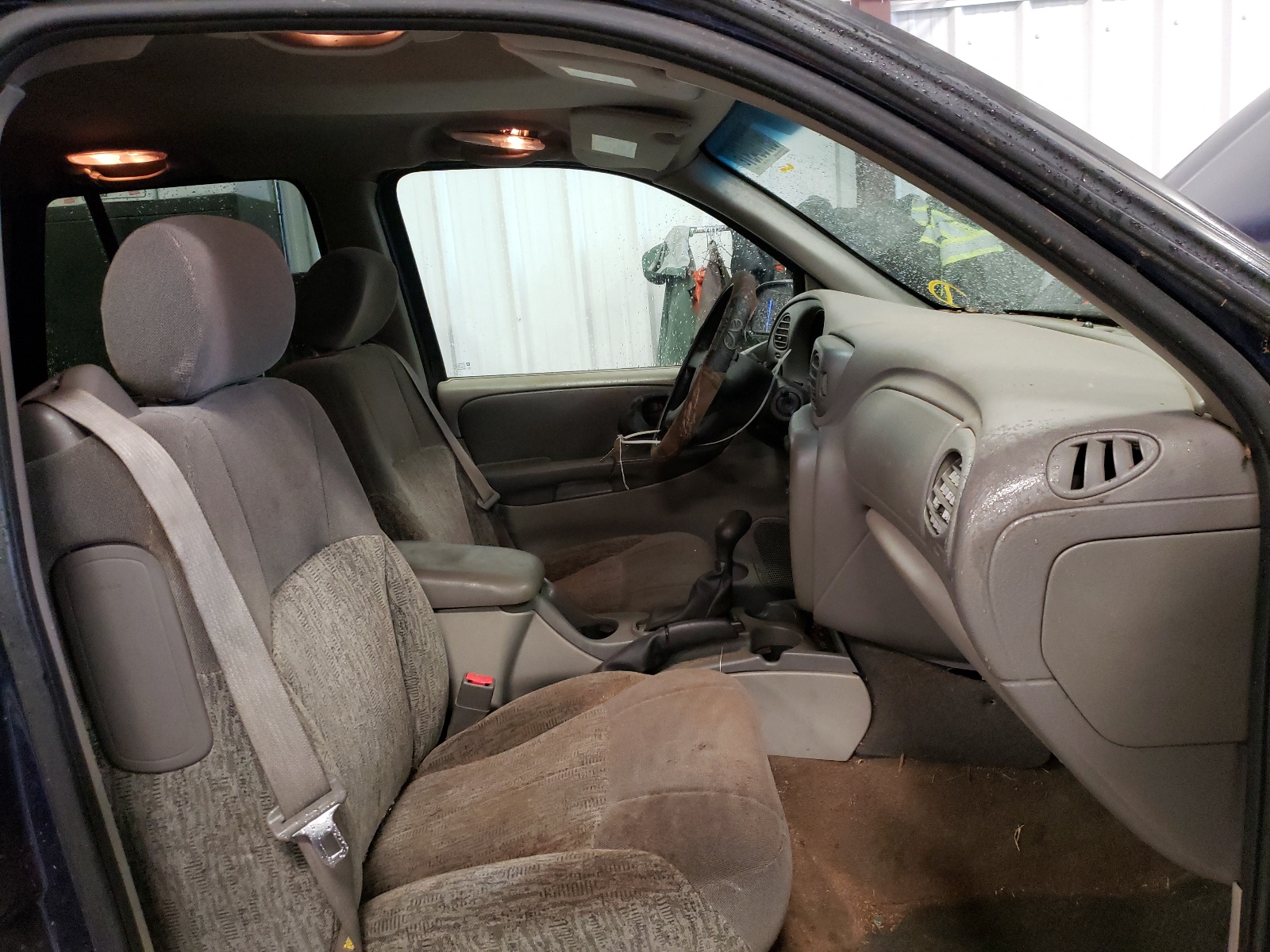 Photo 5 from auction – 2003 CHEVROLET TRAILBLAZE with VIN 1GNDS13S732135989