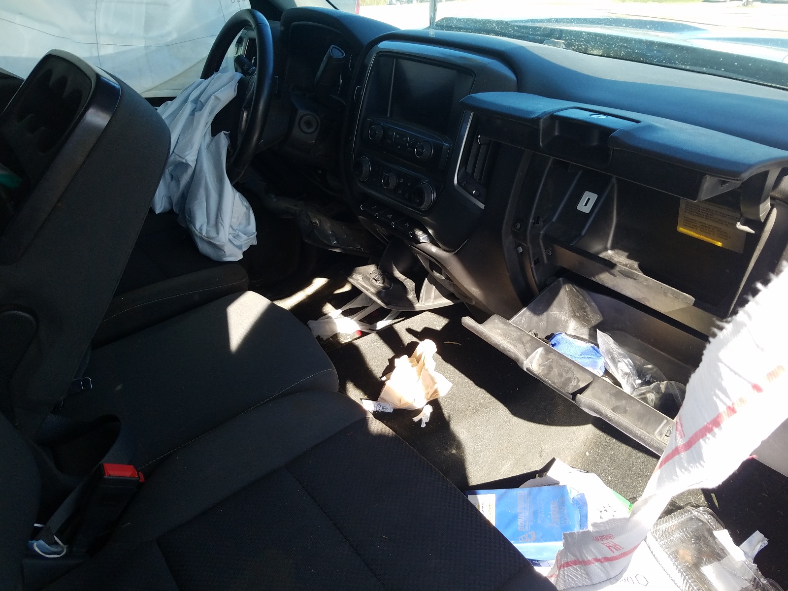 Photo 5 from auction – 2018 CHEVROLET SILVERADO with VIN 1GCVKREC4JZ370422