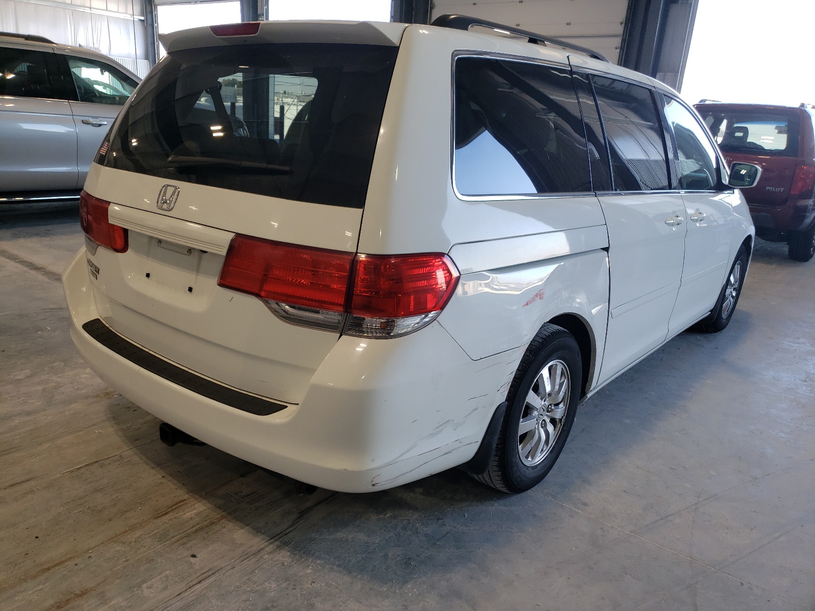 Photo 4 from auction – 2010 HONDA ODYSSEY with VIN 5FNRL3H67AB084359